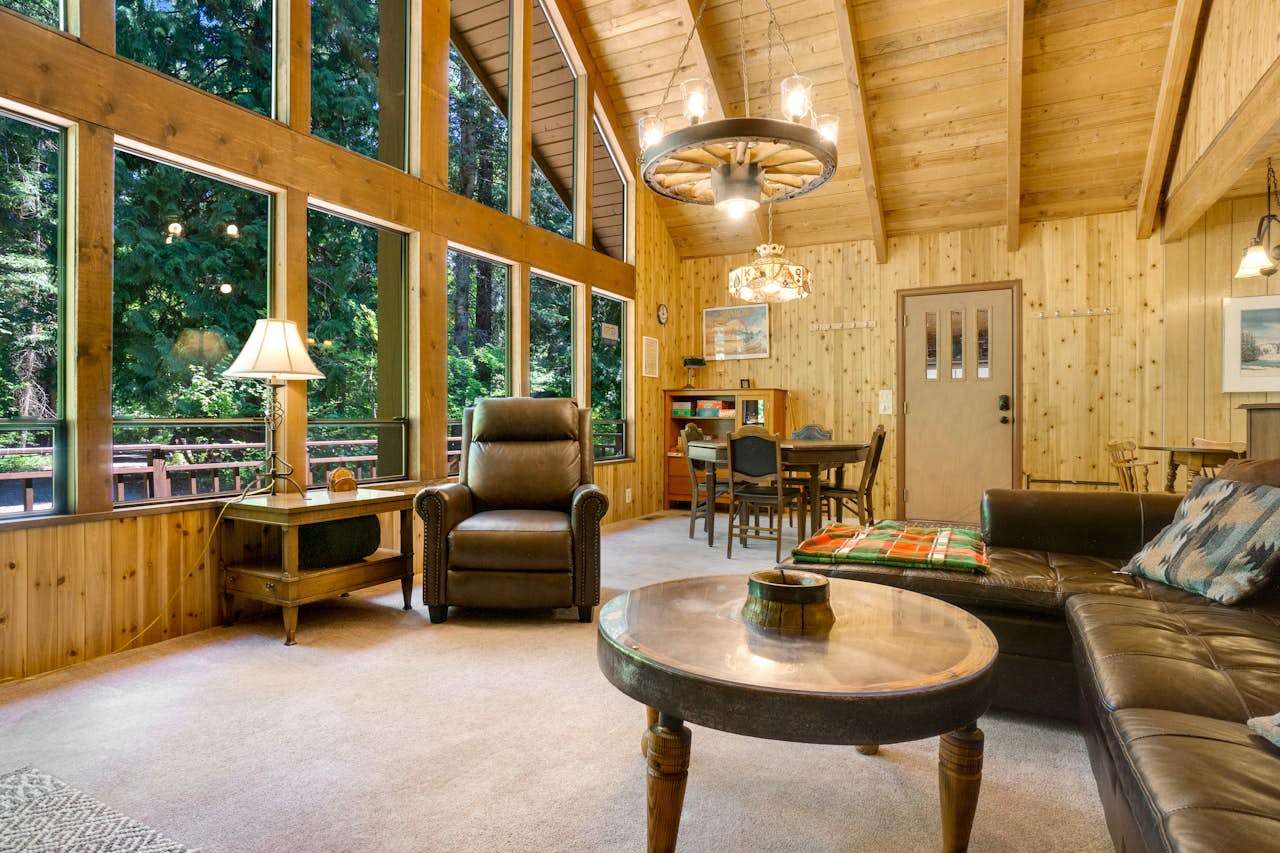 Yakima Riverfront Cabin 1 BD Cle Elum, WA Vacation Rental Vacasa