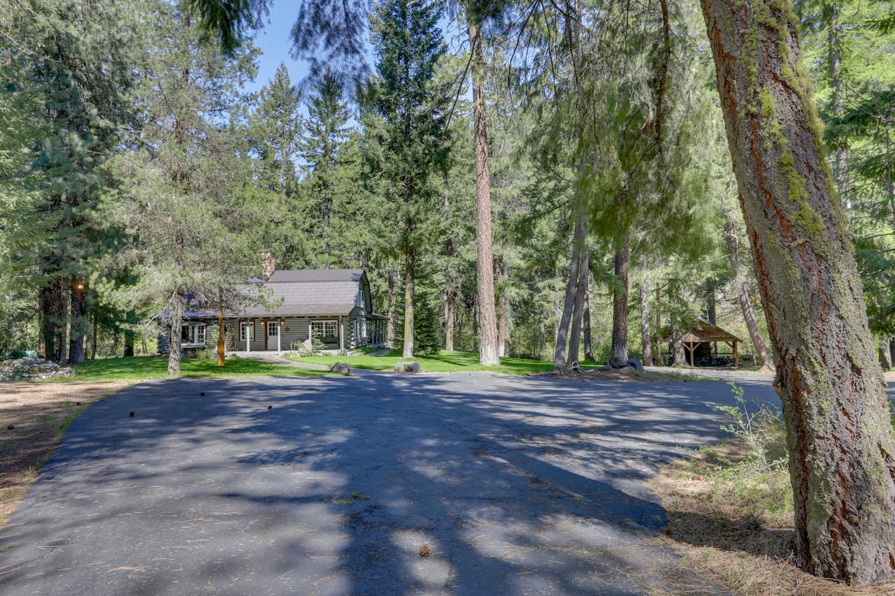 Riverwood Lodge 3 BD Vacation Rental in Trout Lake, WA Vacasa