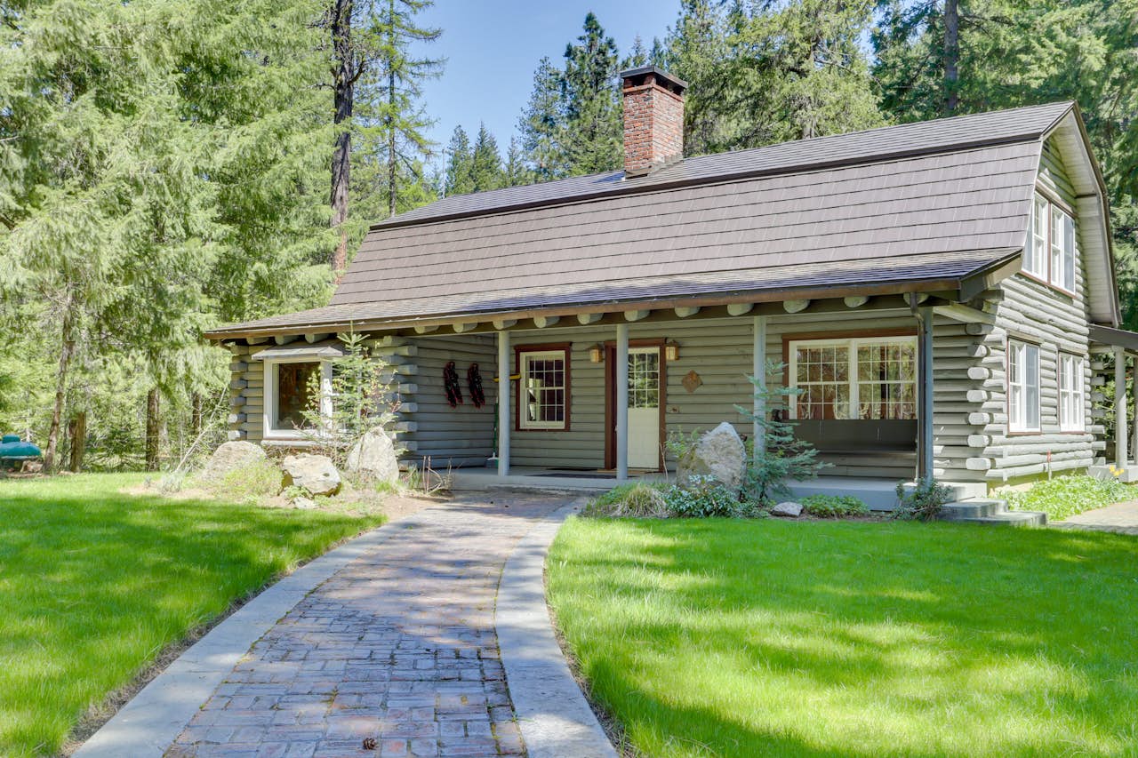 Riverwood Lodge 3 BD Vacation Rental in Trout Lake, WA Vacasa