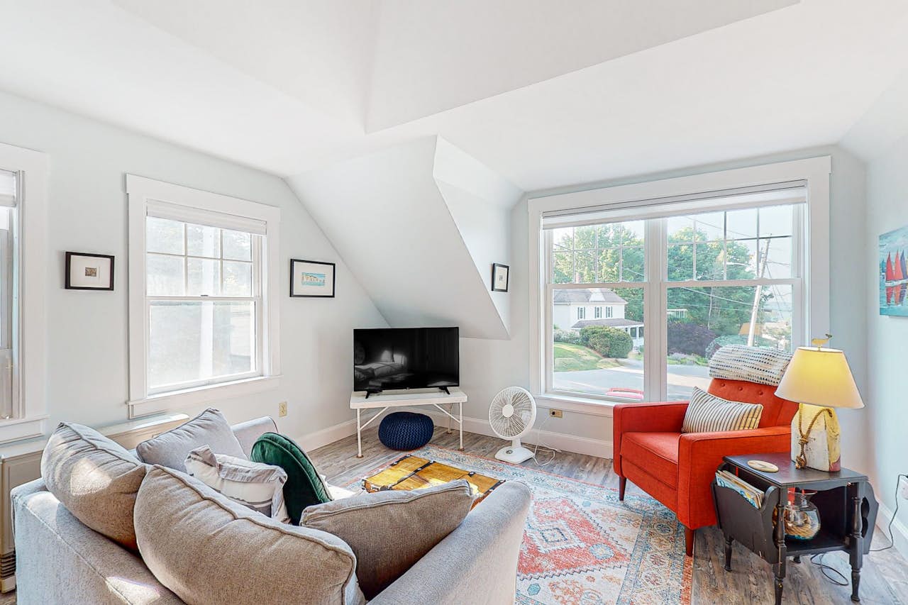 Carriage House Apartment 1 BD Boothbay Harbor, ME Vacation Rental