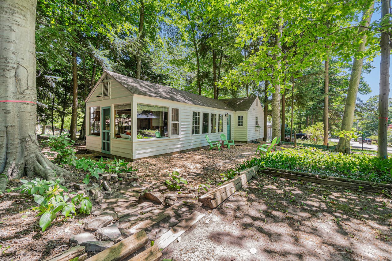 Cottage Living 2 BD Beulah, MI Vacation Rental Vacasa