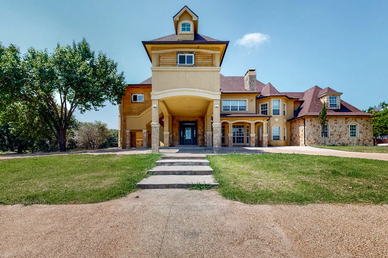 Pueblo Viejo Ranch 6 BD Midlothian, TX Vacation Rental Vacasa