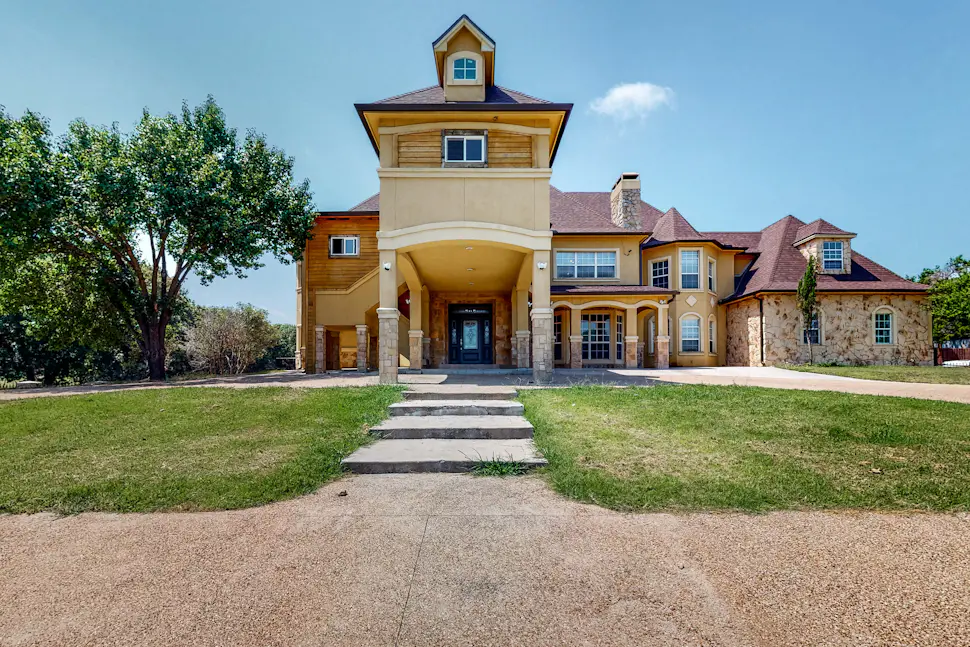Pueblo Viejo Ranch 6 BD Midlothian, TX Vacation Rental Vacasa