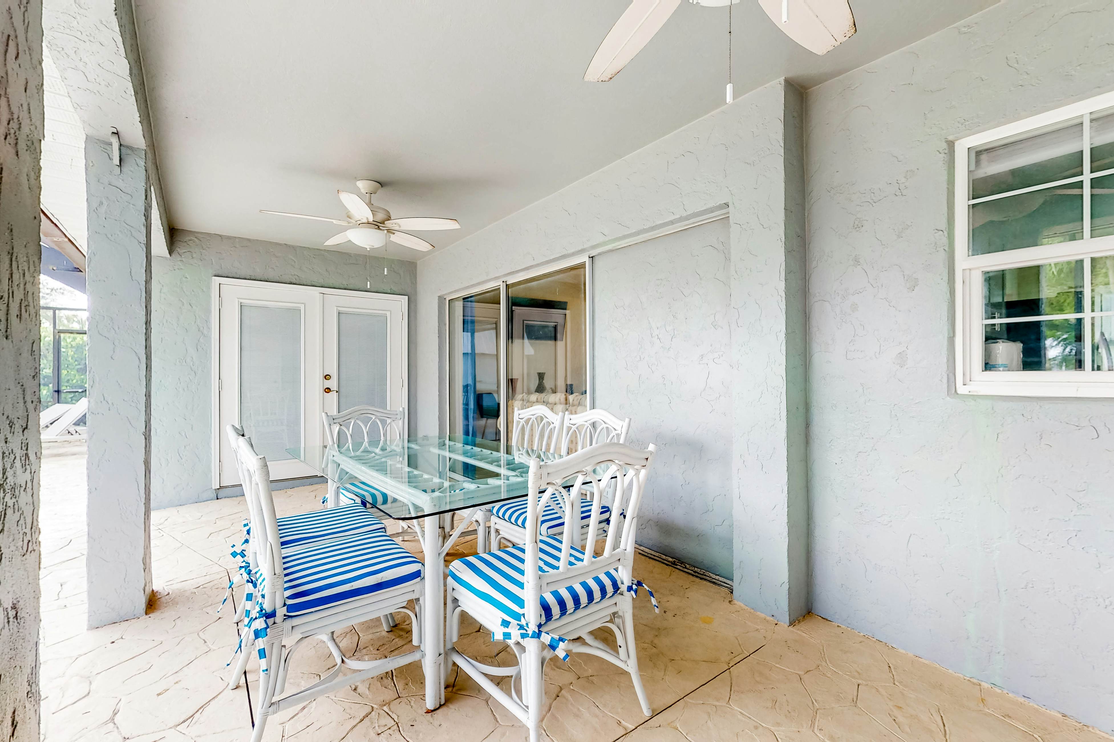 Bonita's Riverfront Retreat 