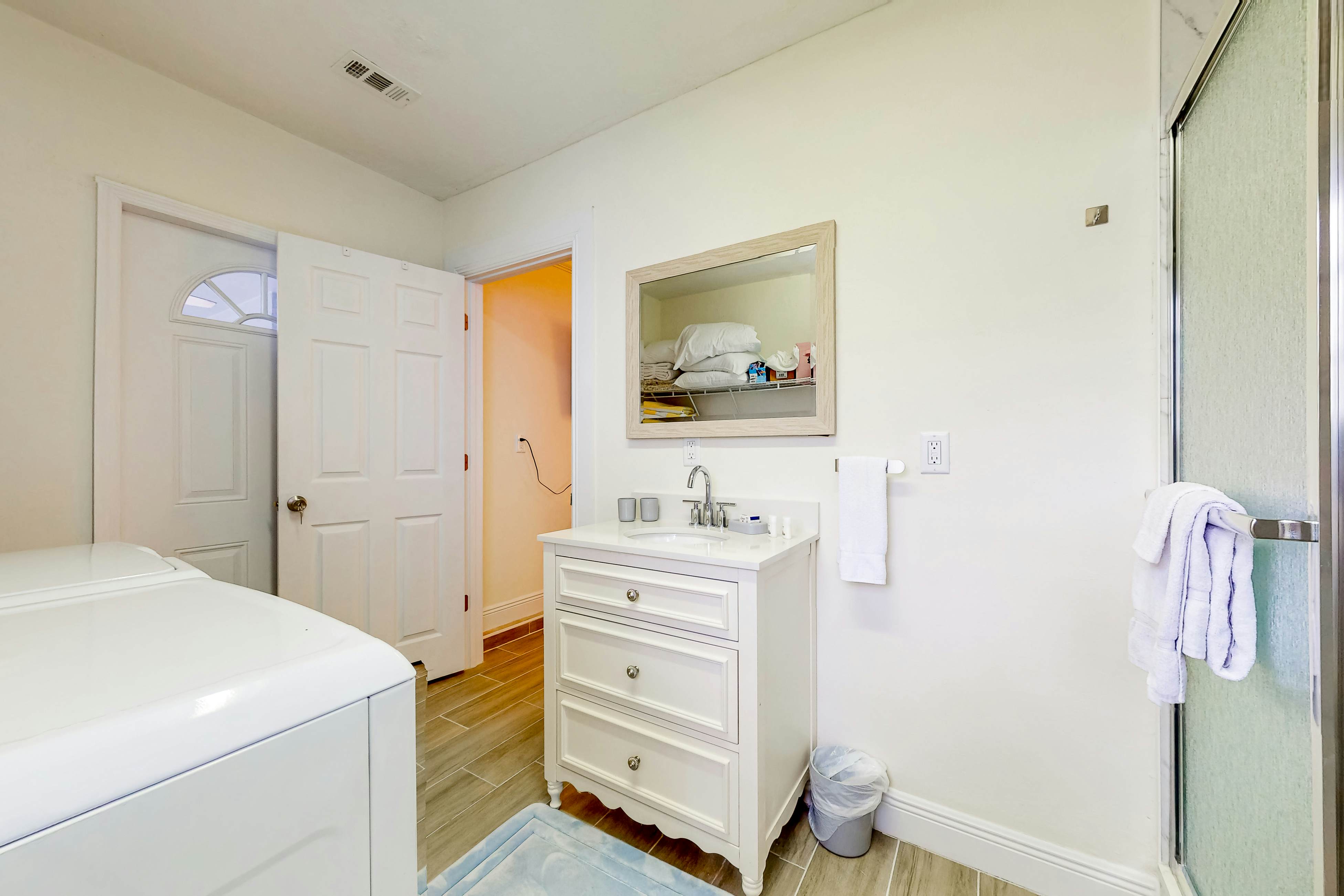 Bonita's Riverfront Retreat 