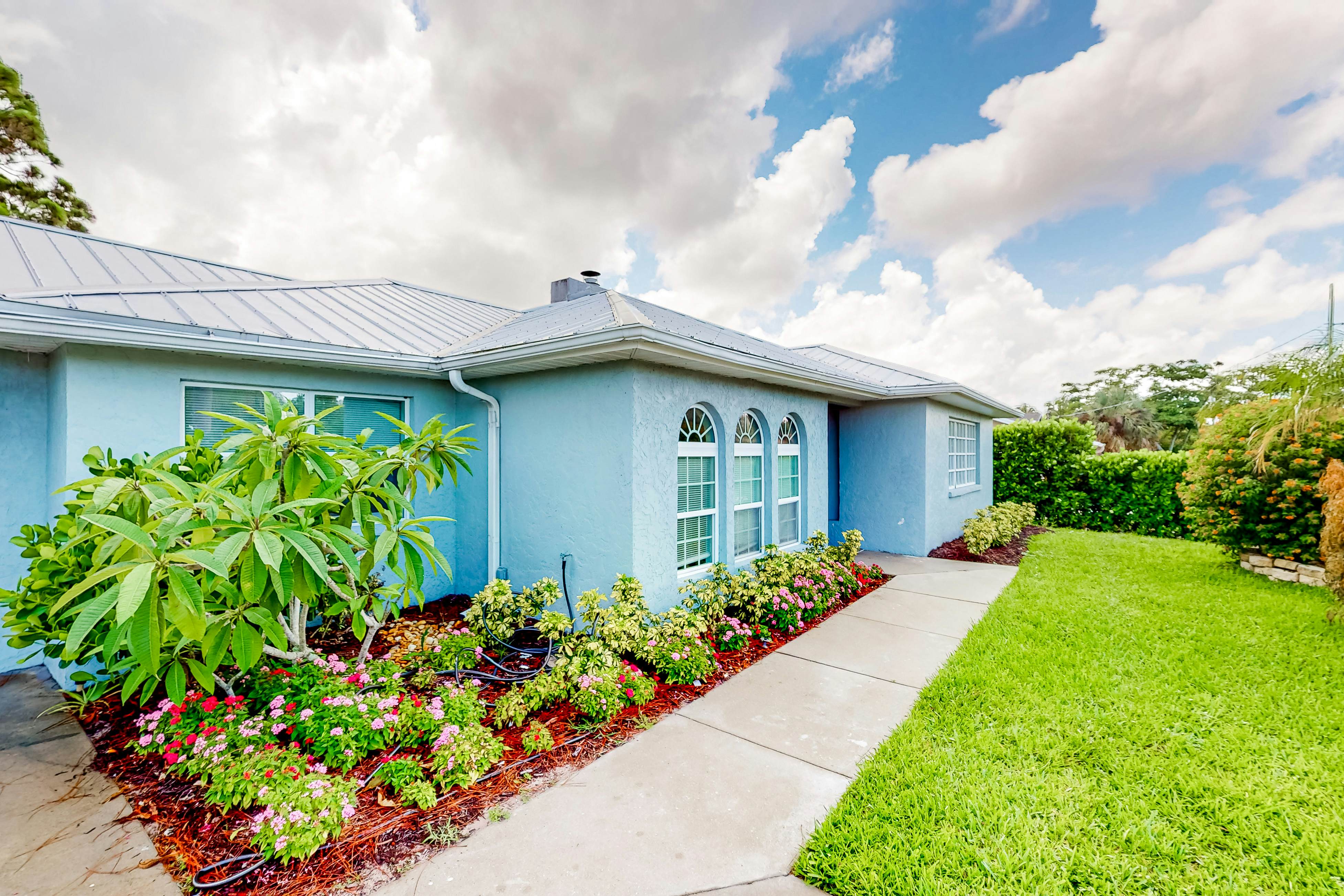 Bonita's Riverfront Retreat 