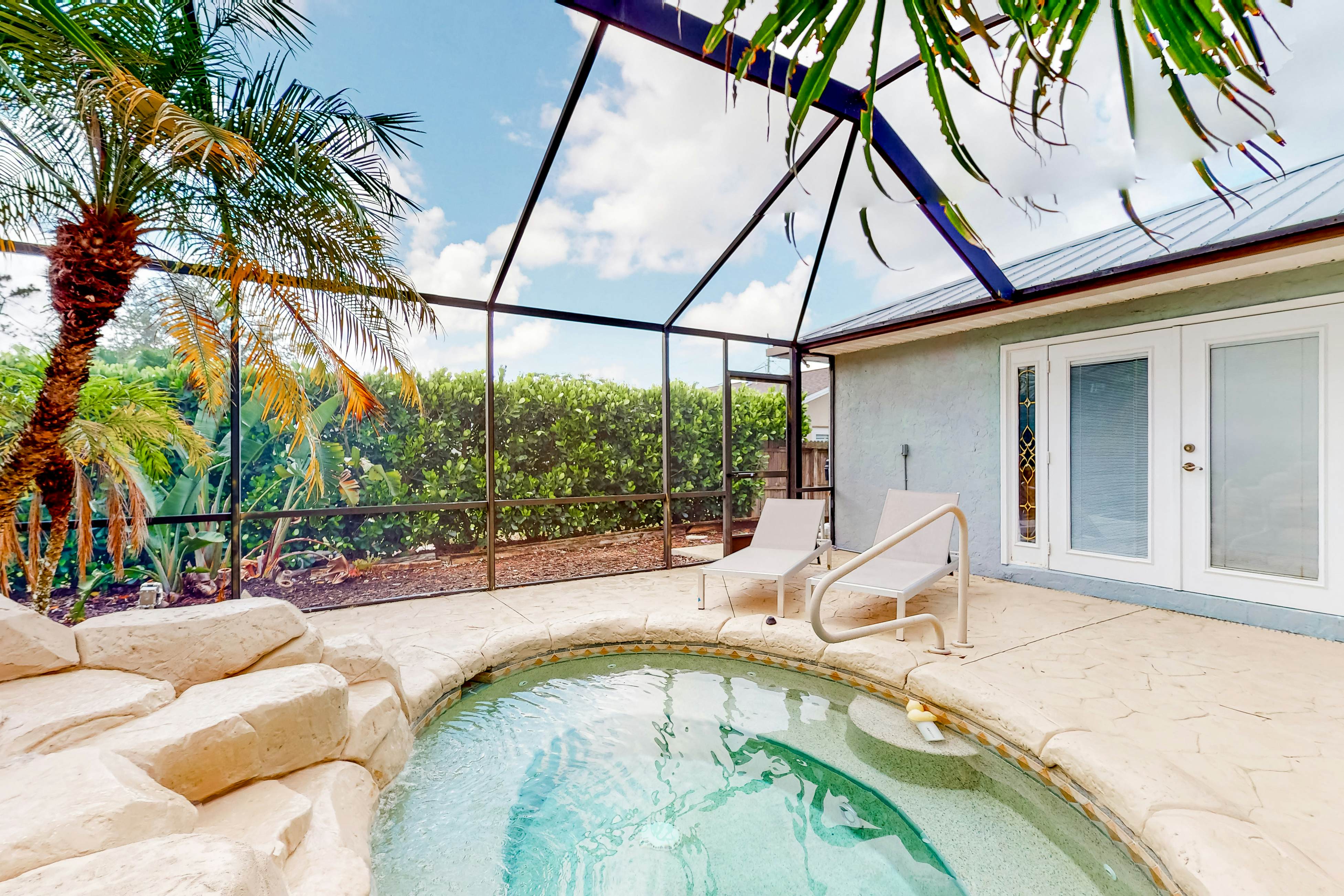 Bonita's Riverfront Retreat 