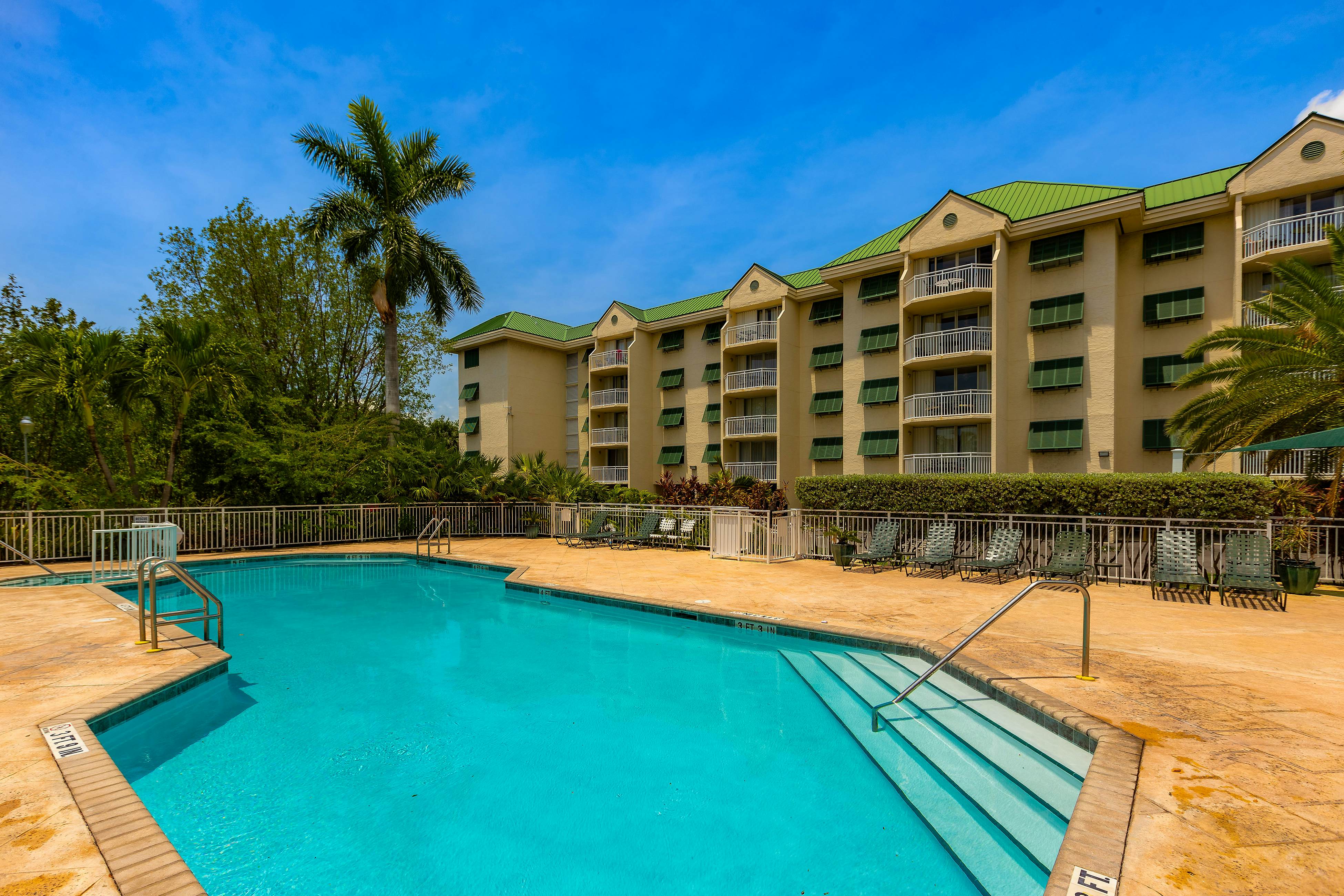 Sunrise Suites - Saint Lucia Suite 201