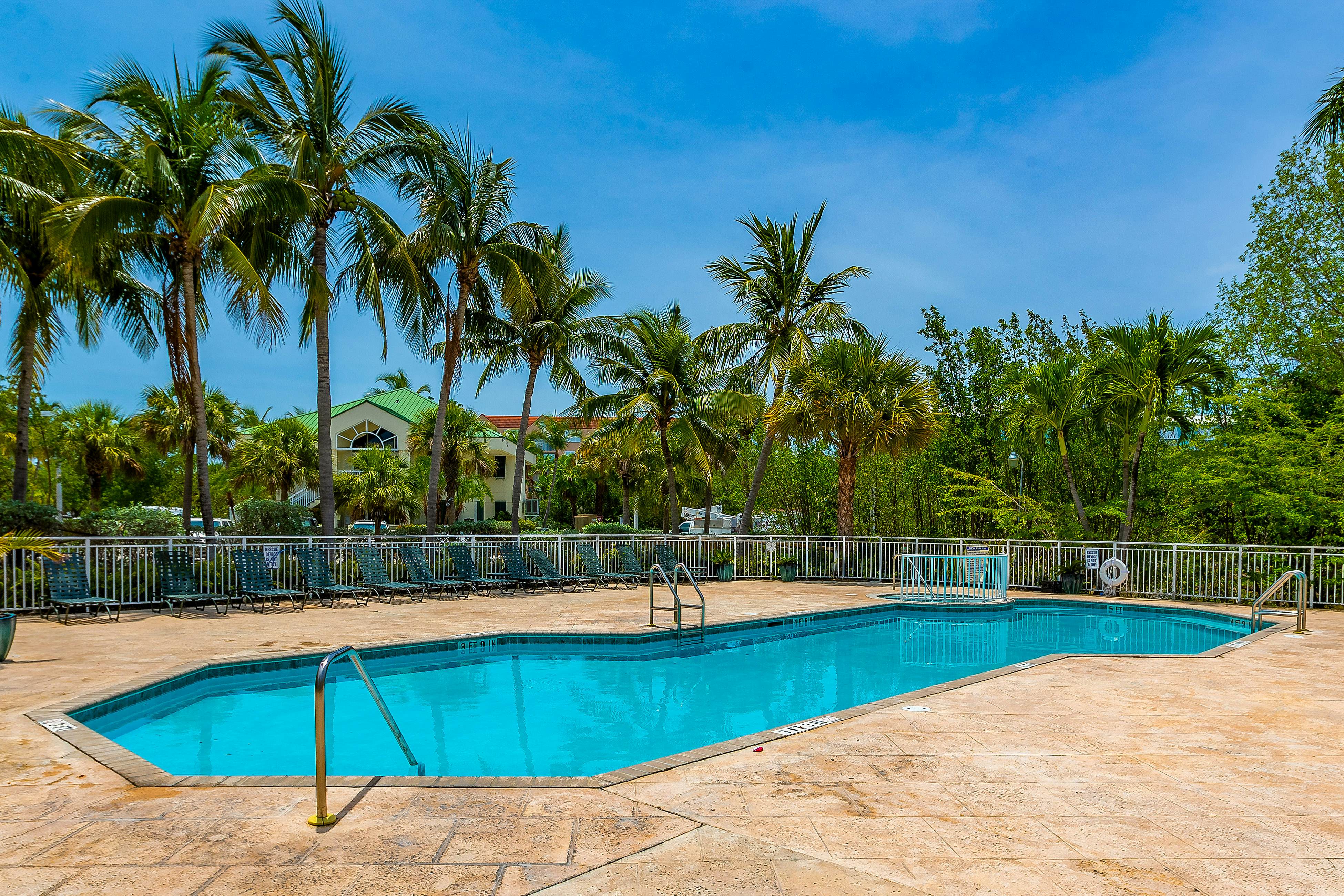 Sunrise Suites - Saint Lucia Suite 201