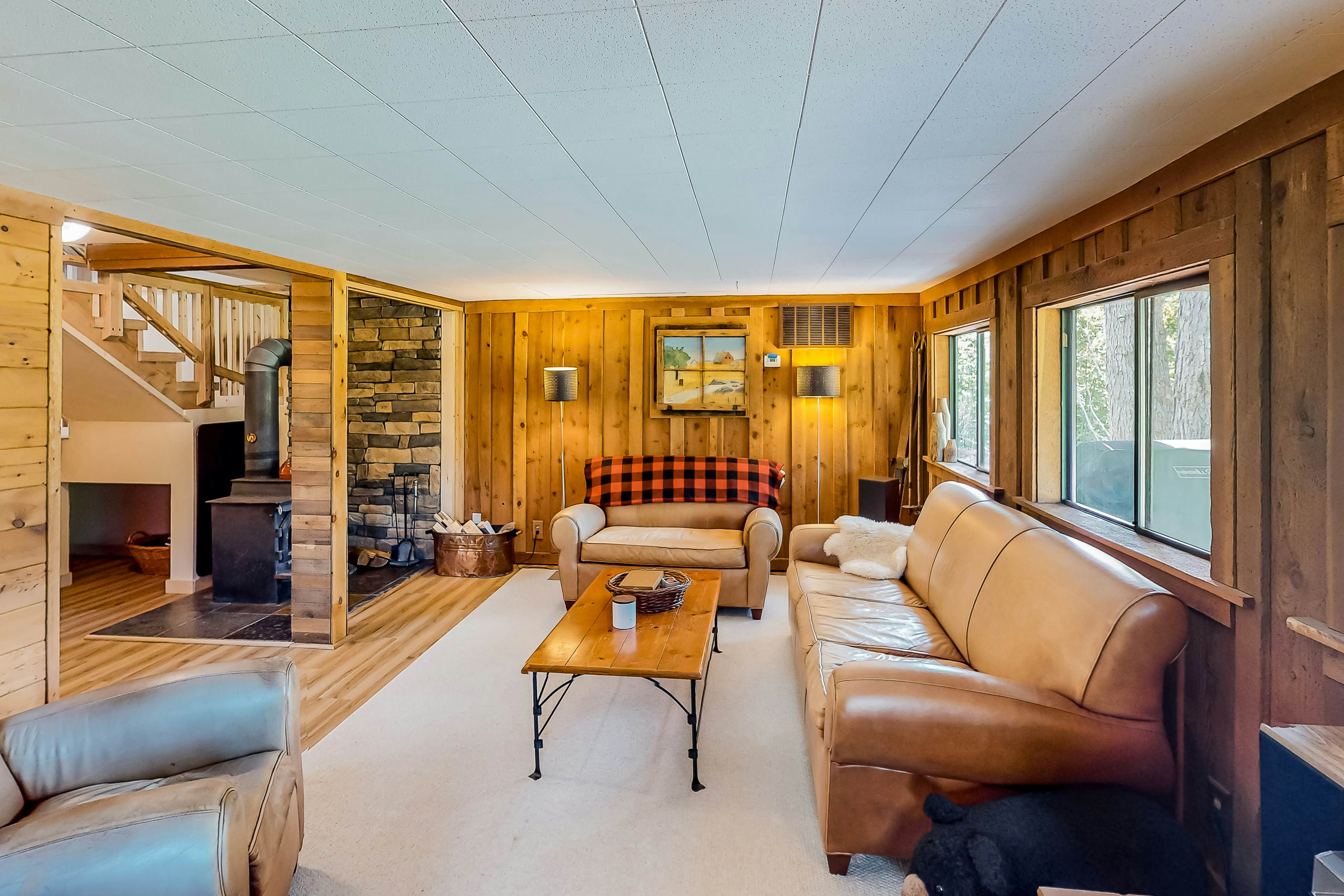 Riverfront Retreat 1 BD Cle Elum, WA Vacation Rental Vacasa