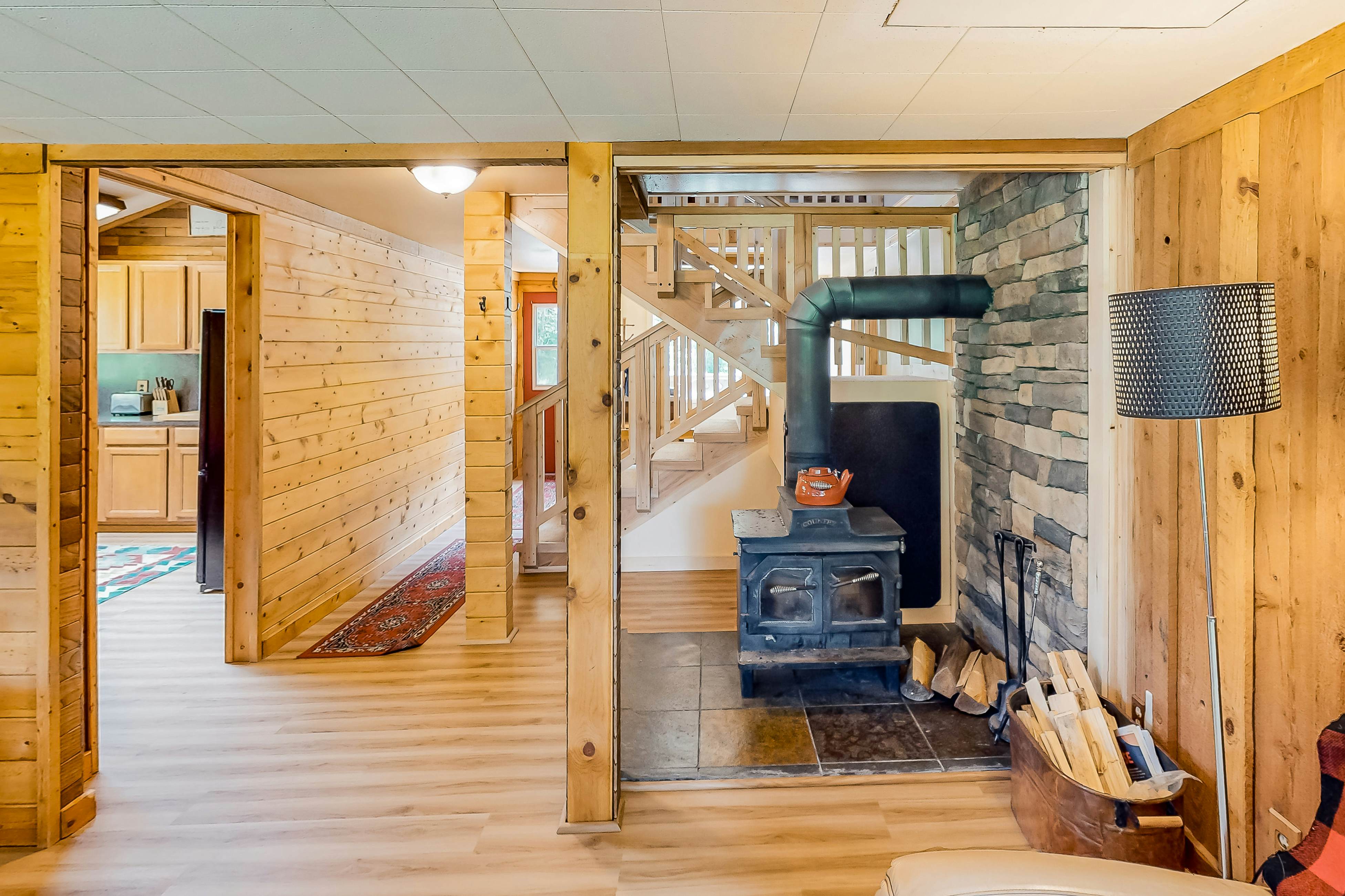 Riverfront Retreat 1 BD Cle Elum, WA Vacation Rental Vacasa