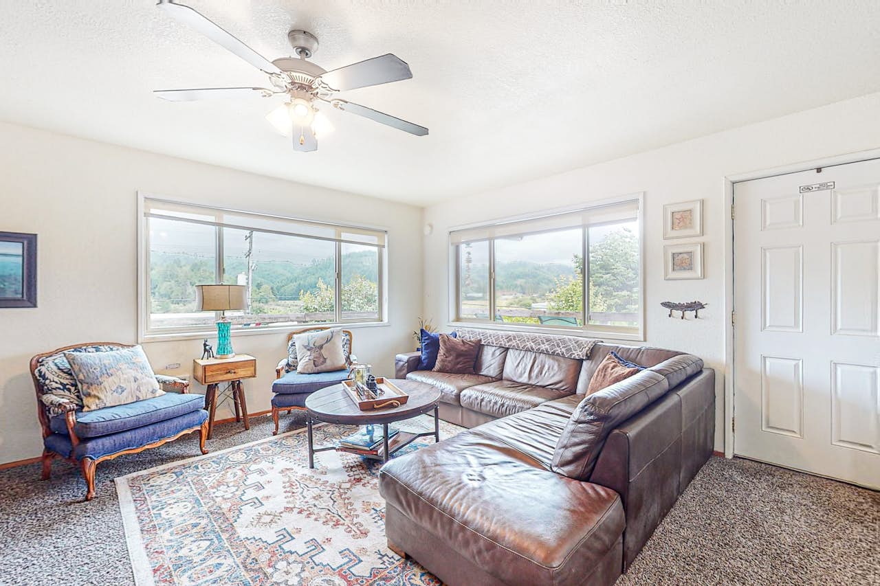 Riverview Retreat 3 BD Reedsport, OR Vacation Rental Vacasa