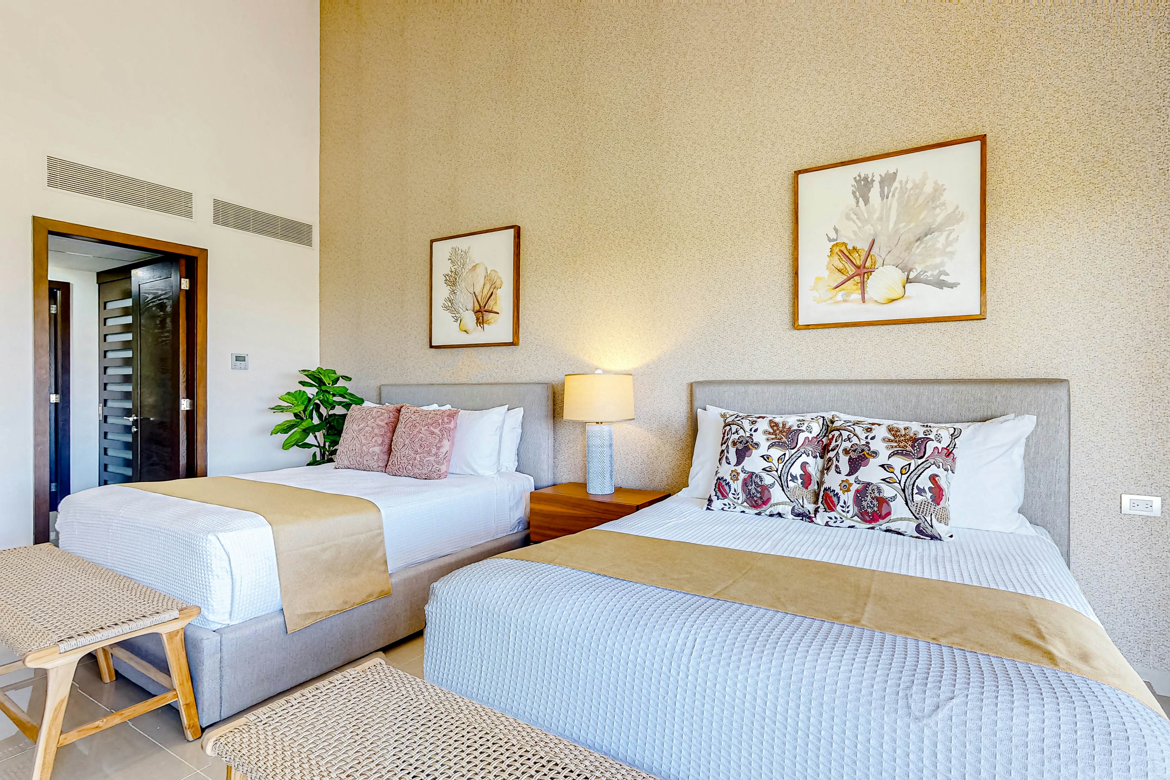 Luxury Palms at Mareazul 436 Norte