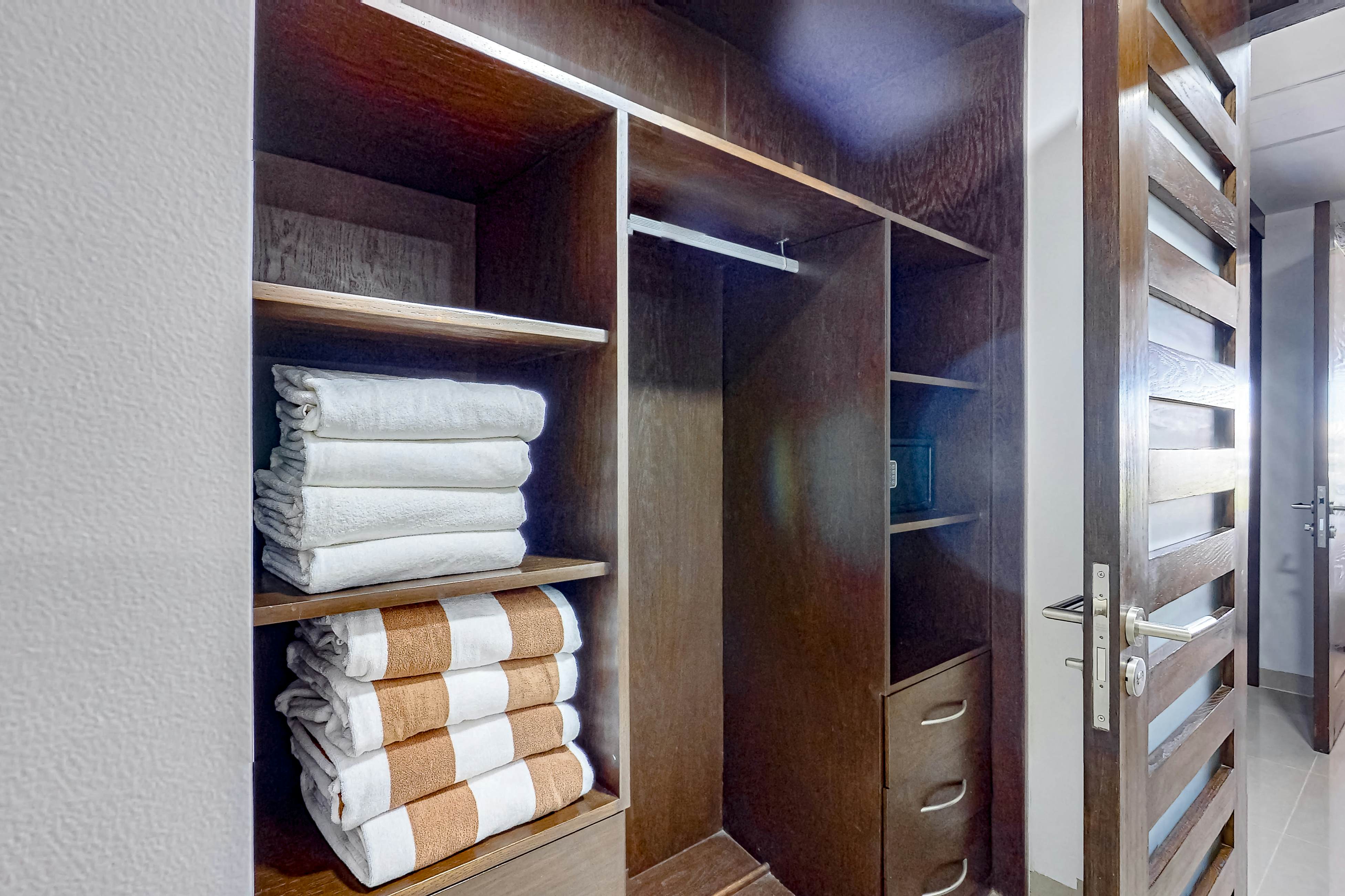 Luxury Palms at Mareazul 436 Norte