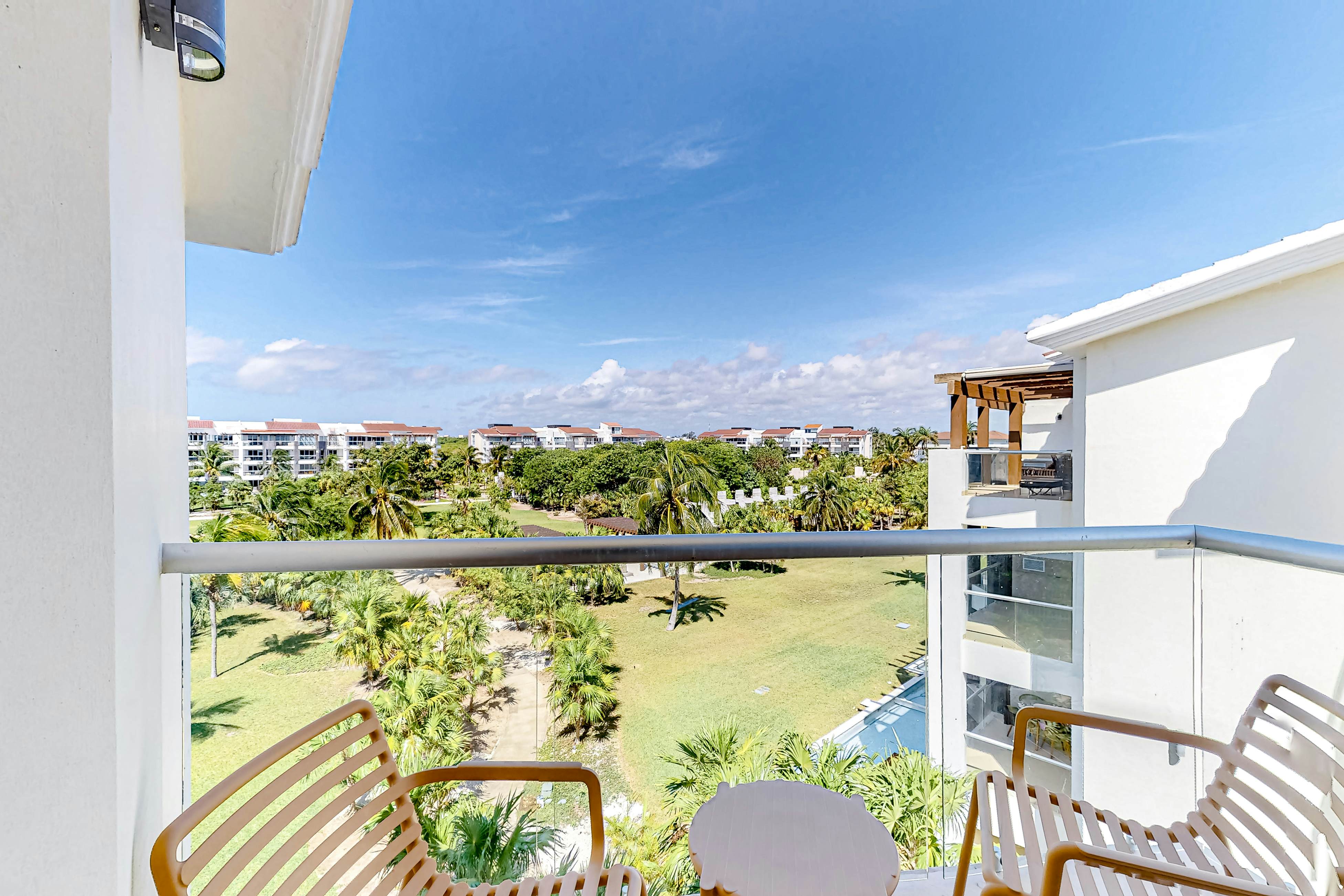 Luxury Palms at Mareazul 436 Norte