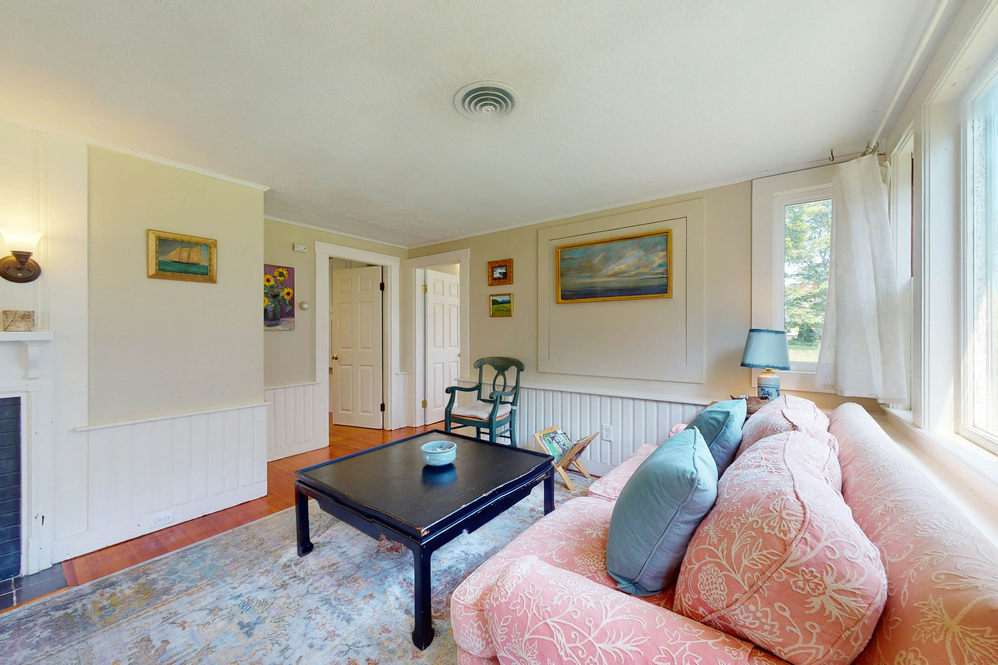 Garden Cottage By The Sea