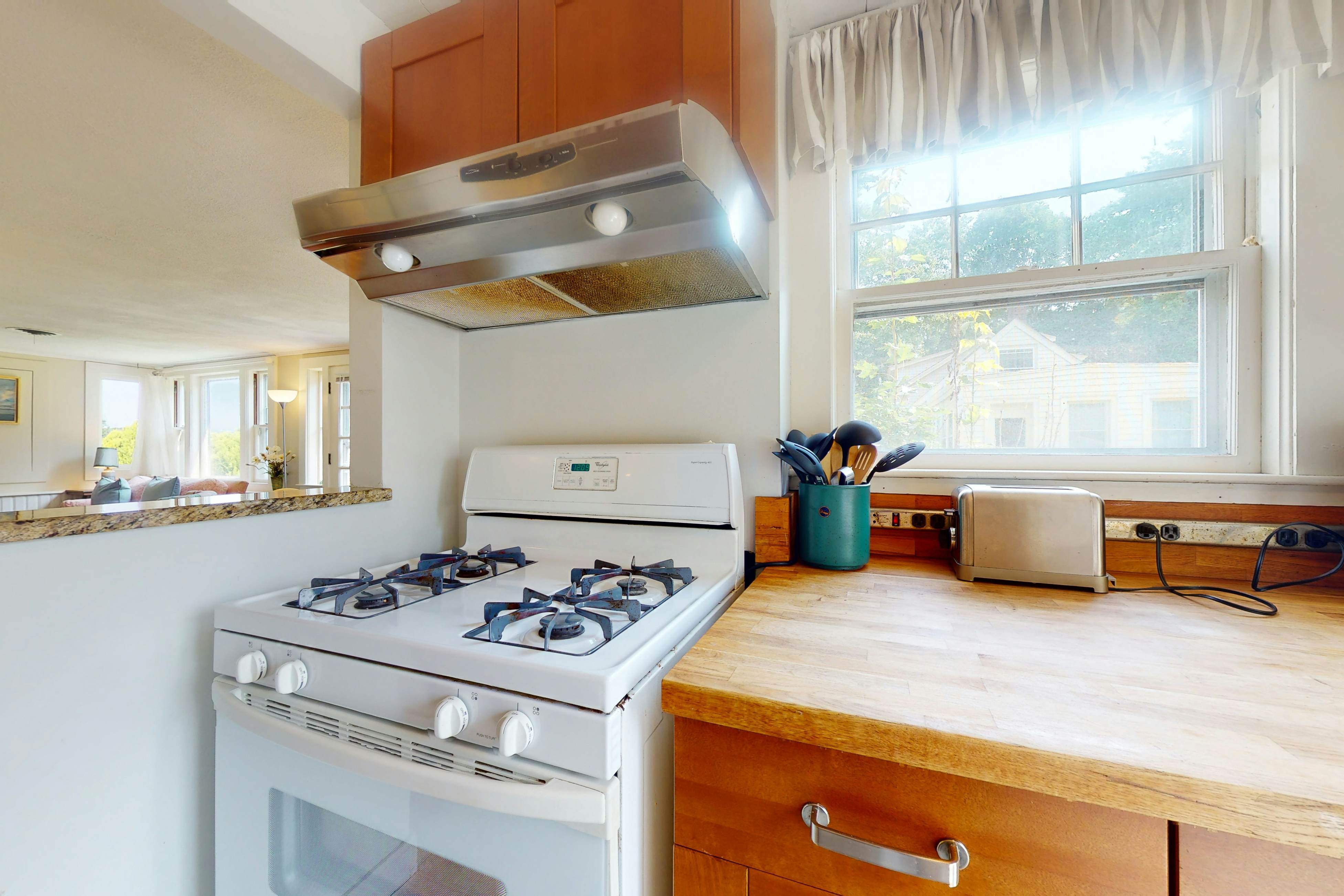 Garden Cottage By The Sea