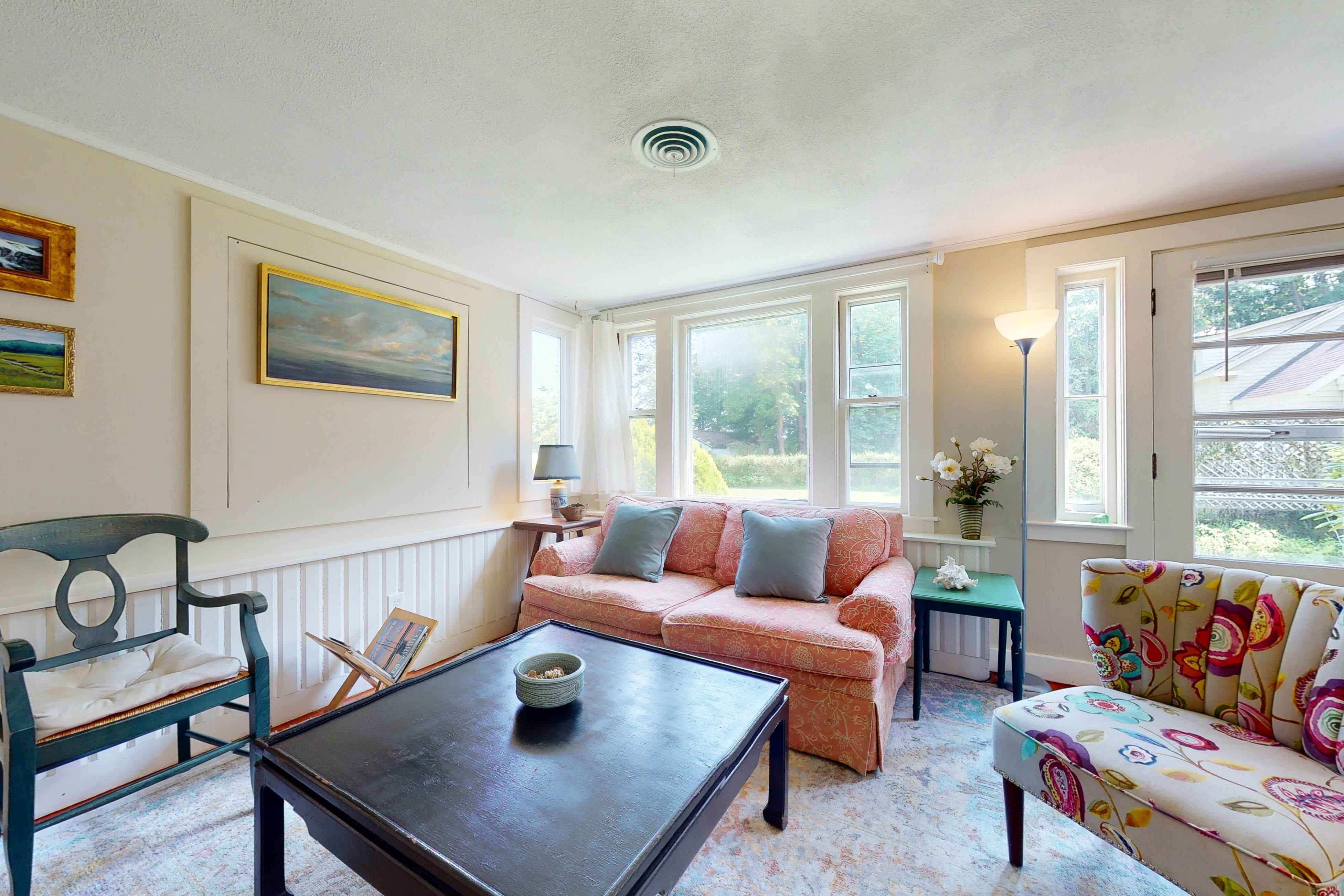 Garden Cottage By The Sea