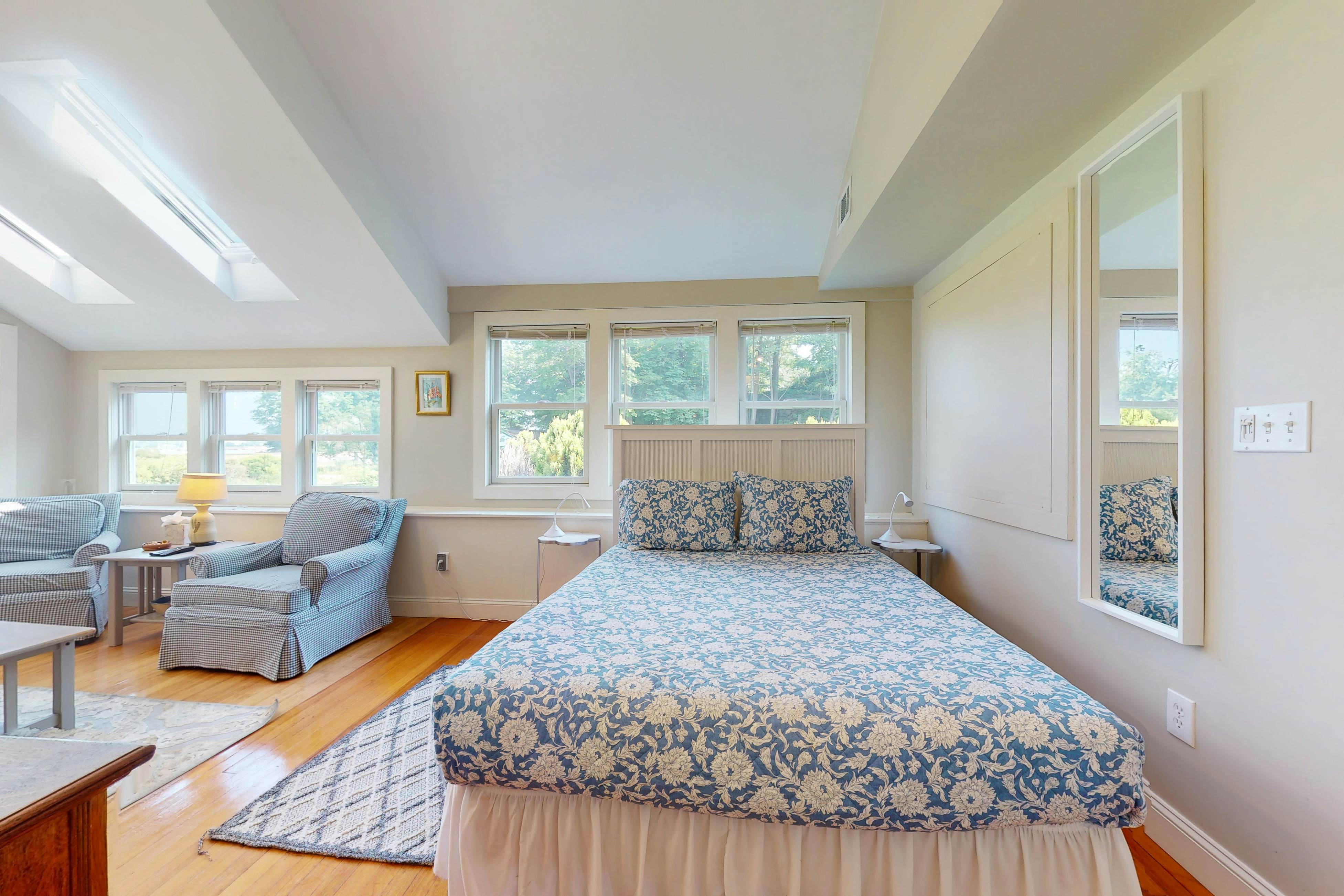 Garden Cottage By The Sea