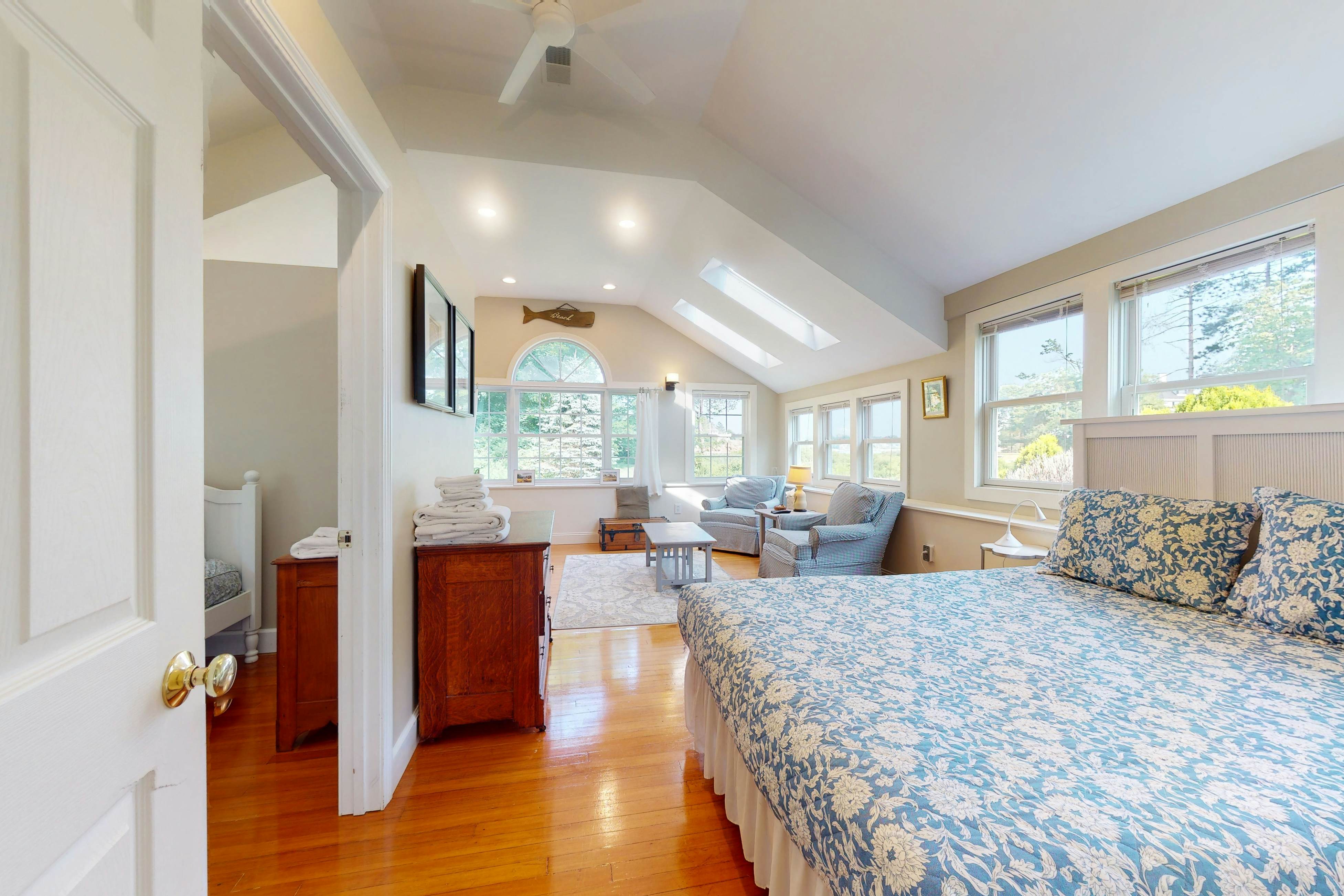 Garden Cottage By The Sea