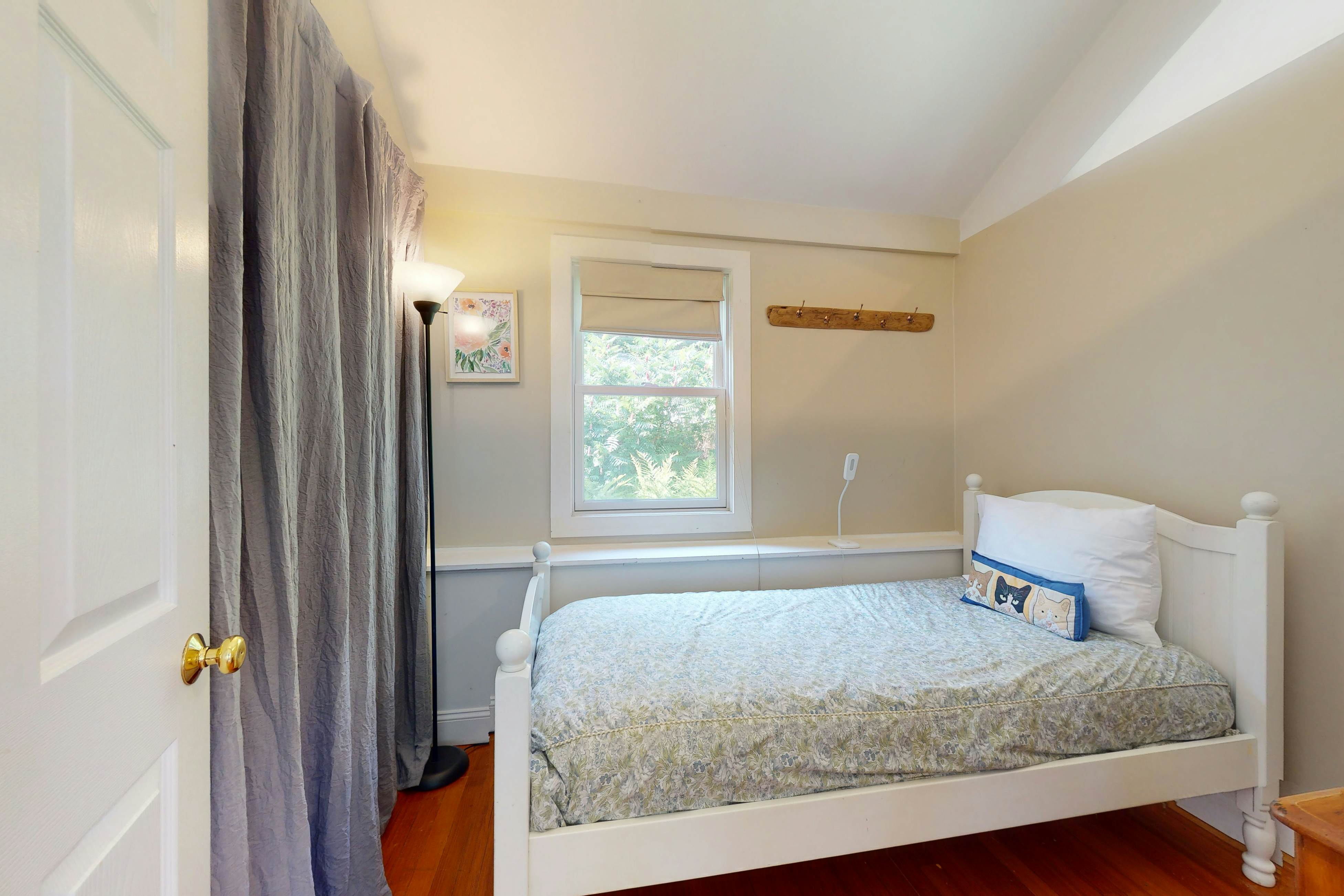 Garden Cottage By The Sea