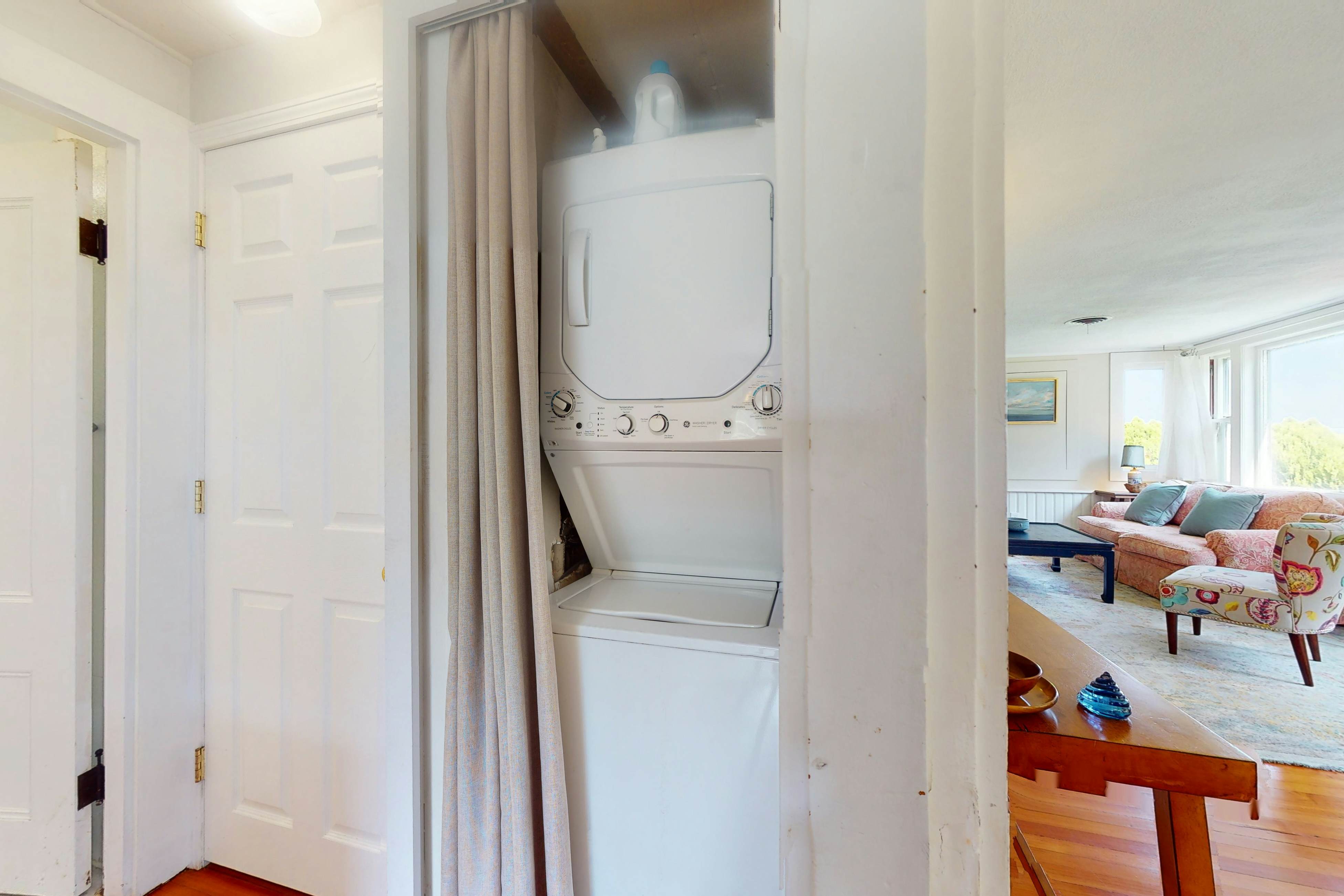 Garden Cottage By The Sea