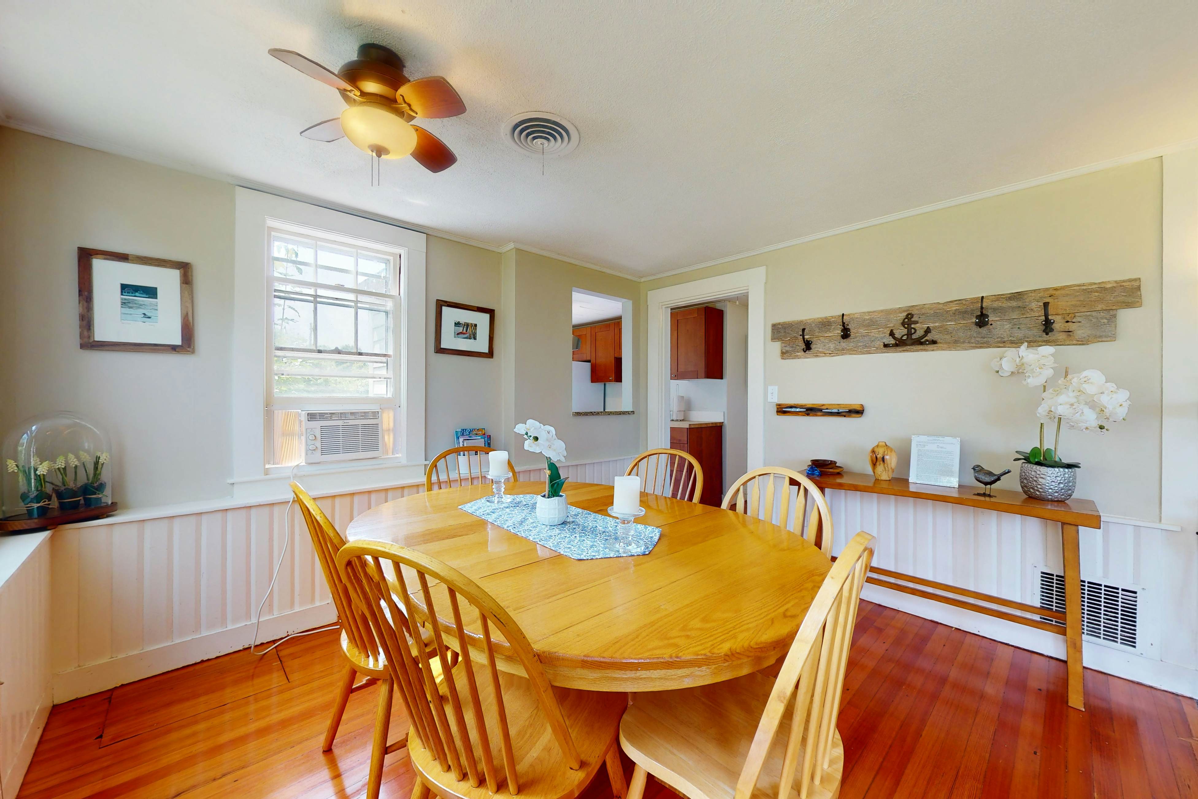 Garden Cottage By The Sea