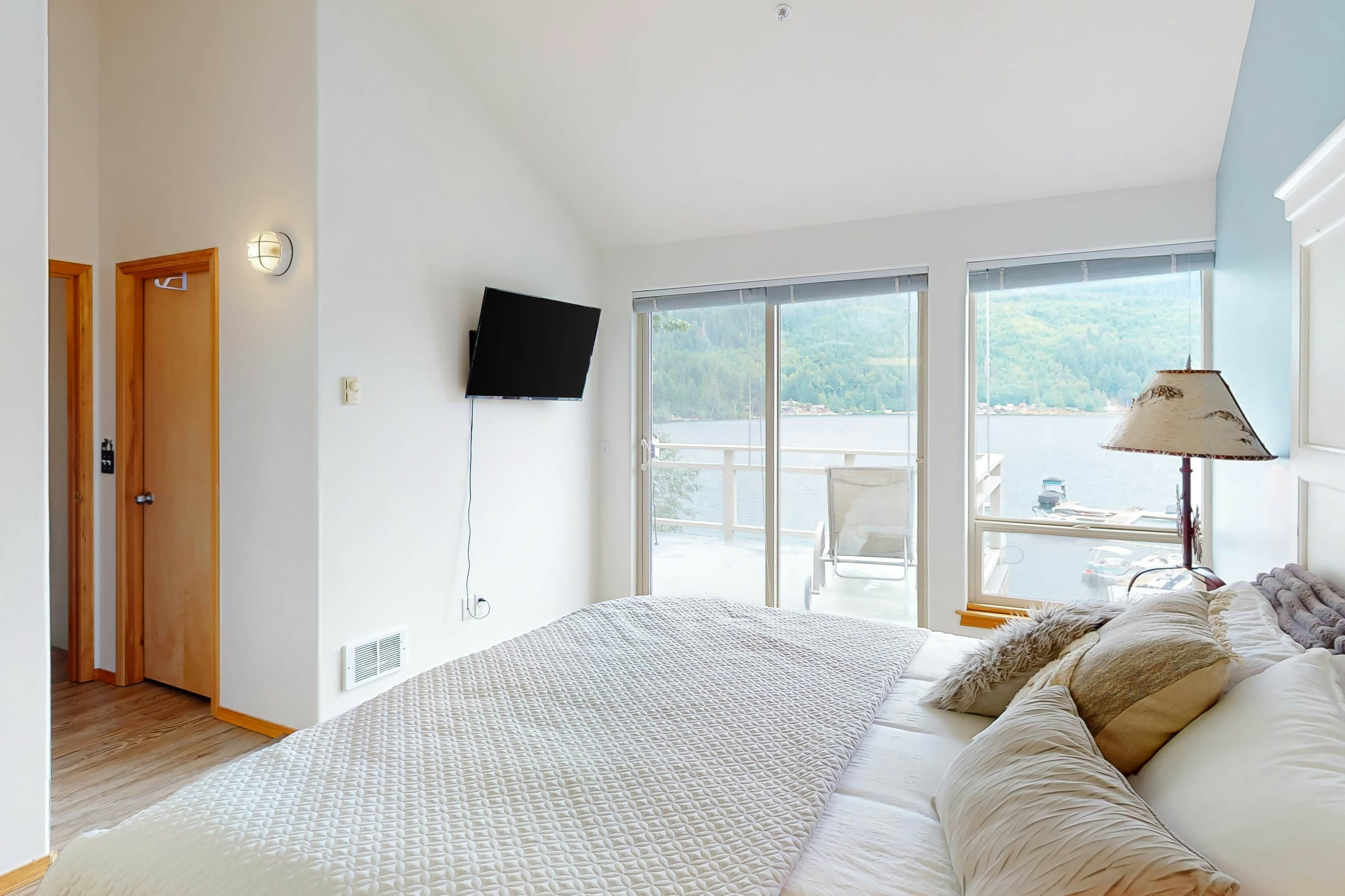 Lake Sutherland Retreat 1 BD Port Angeles, WA Vacation Rental Vacasa