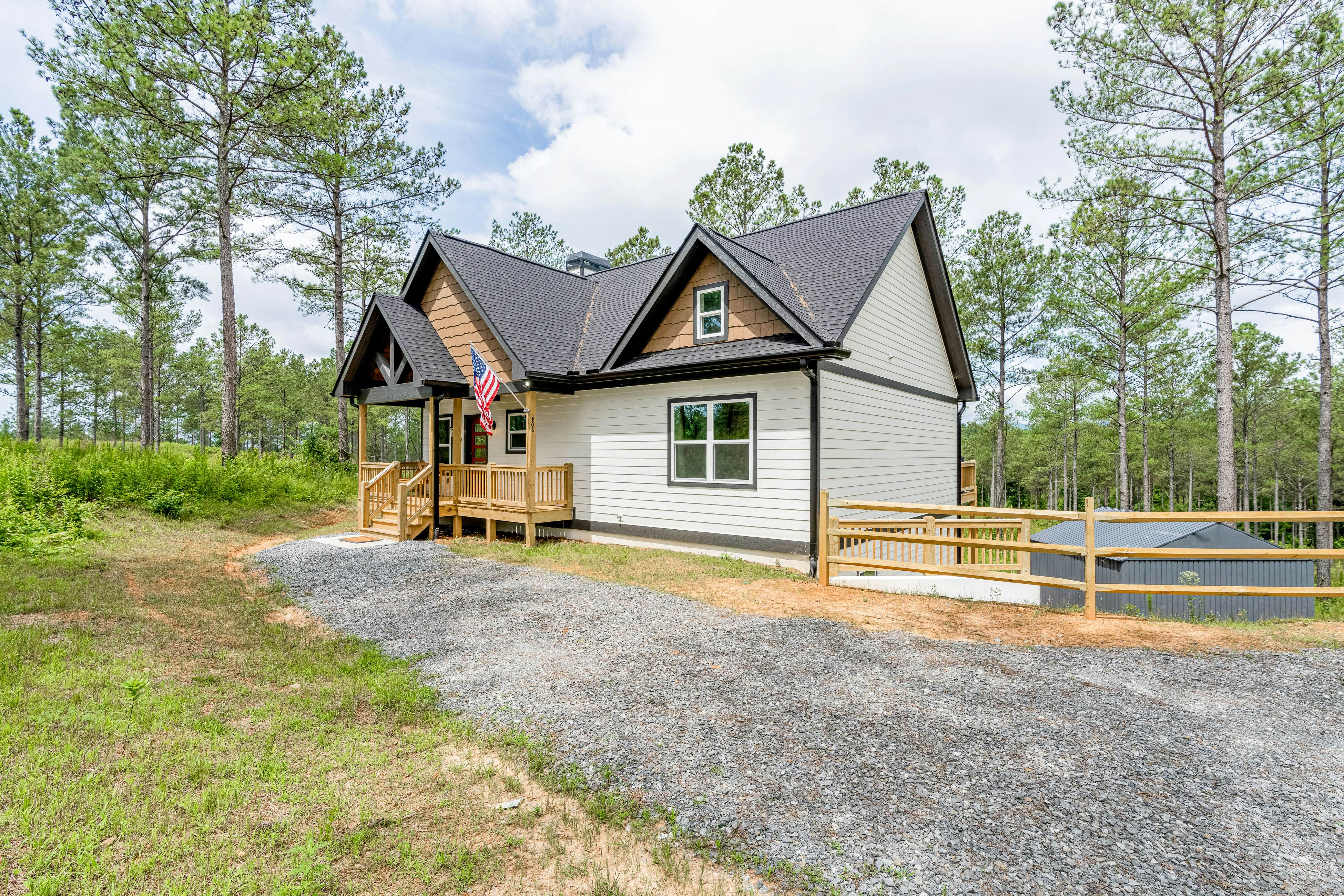 Mountain Peak Lodge - Cabin & Game Room Retreat 