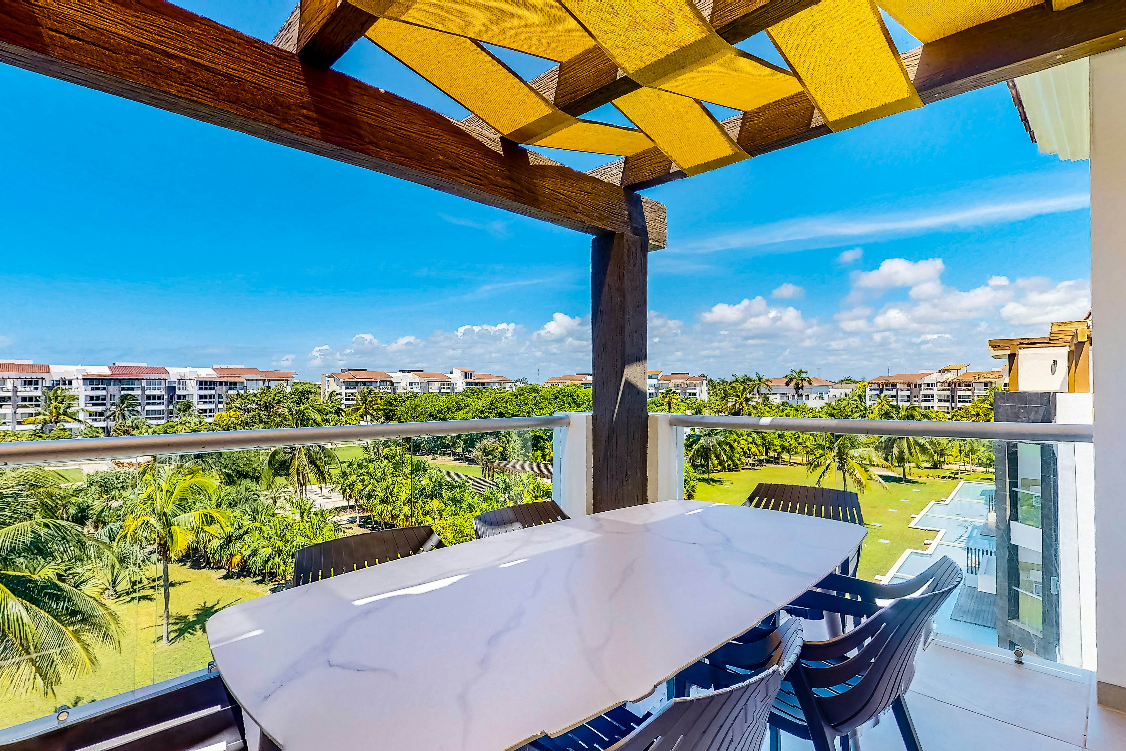 Luxury Palms at Mareazul 436 Norte