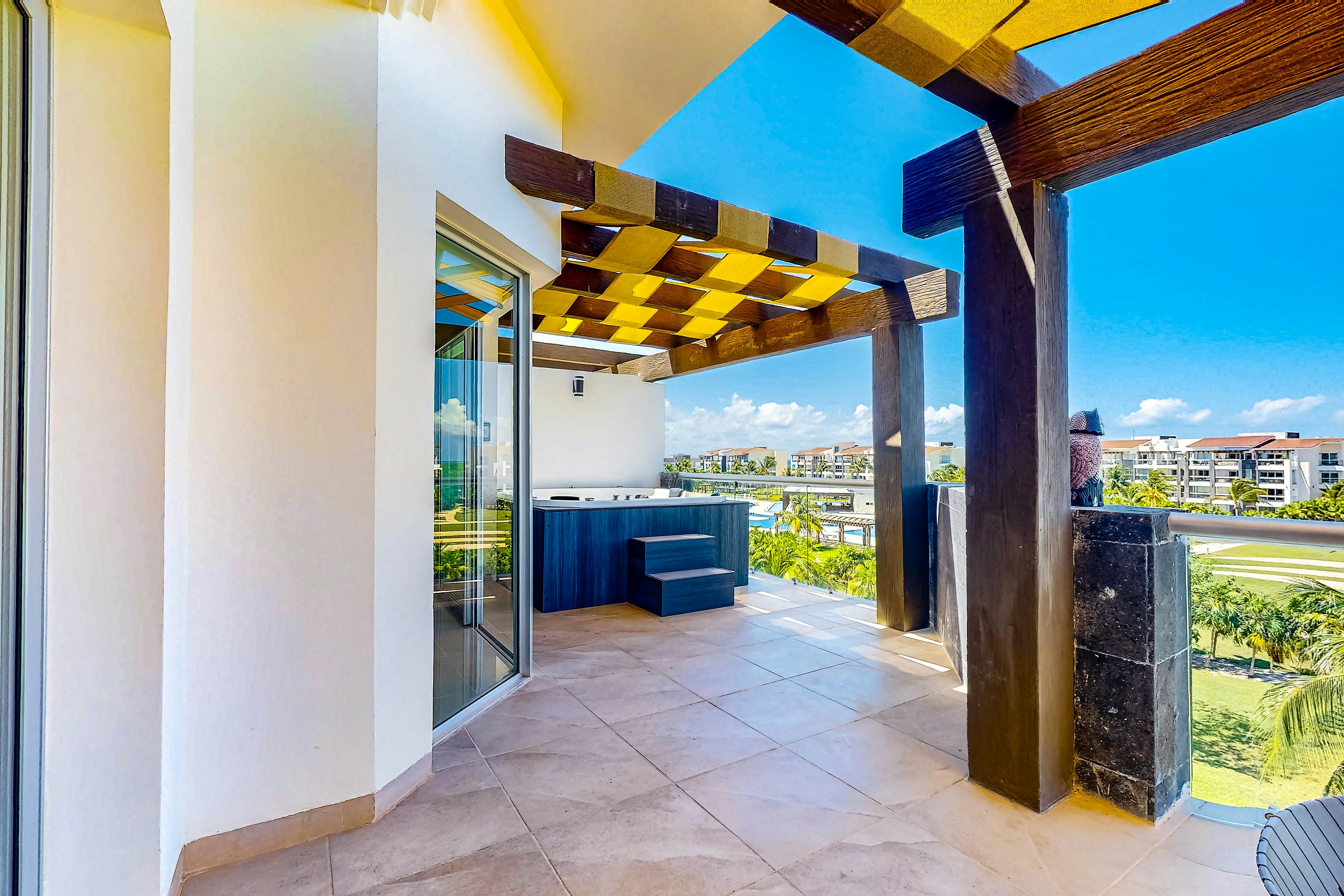 Luxury Palms at Mareazul 436 Norte