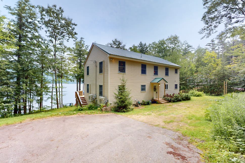Loon Retreat 4 BD Gilmanton, NH Vacation Rental Vacasa
