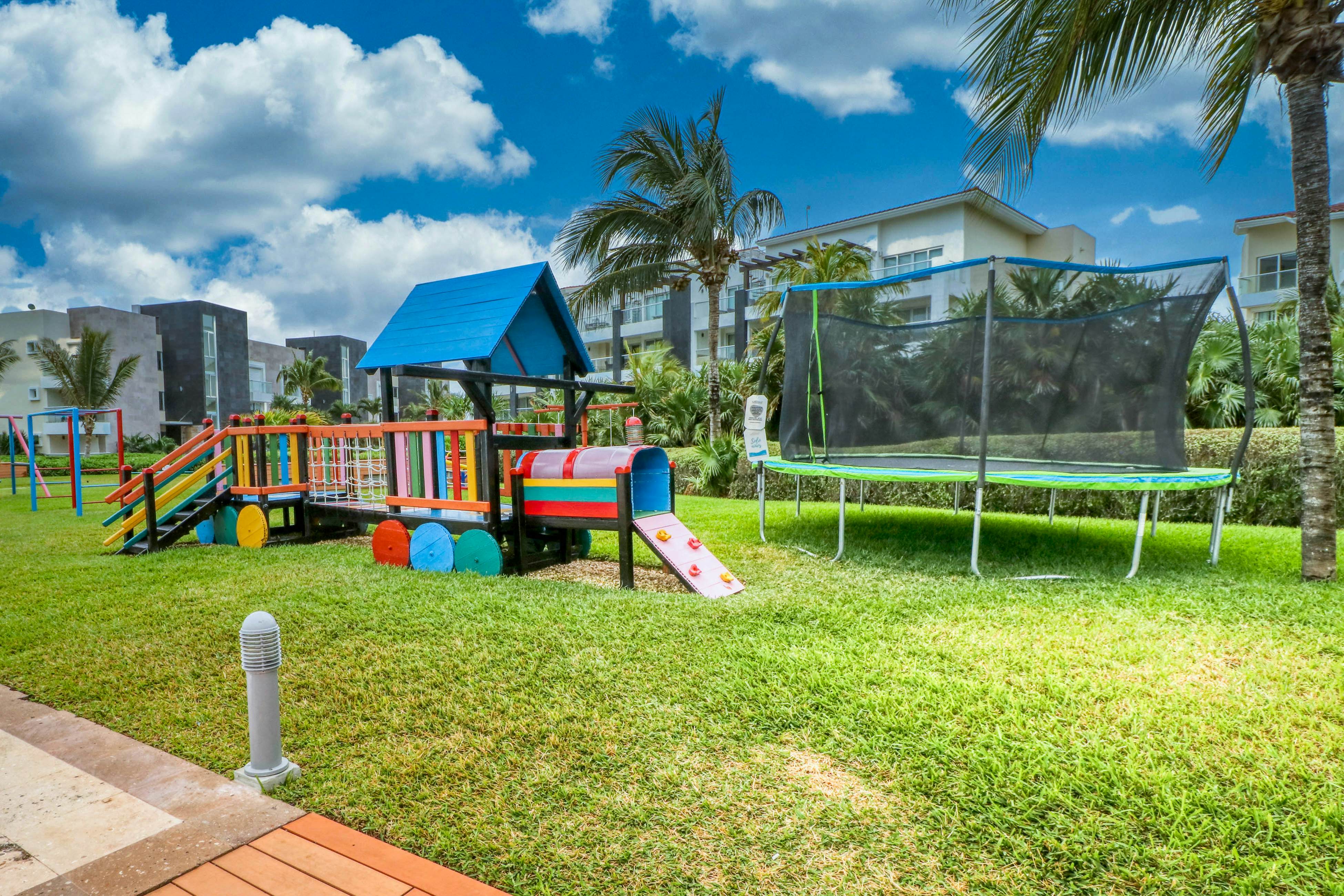 Luxury Palms at Mareazul 436 Norte