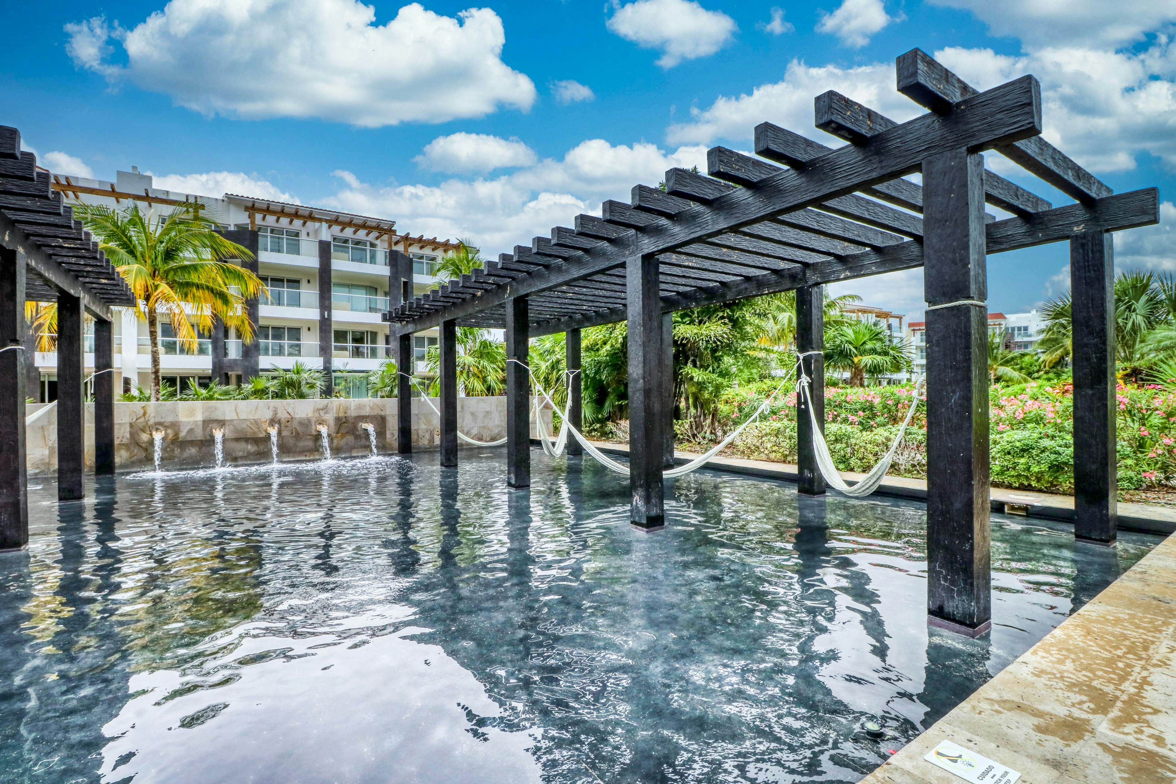 Luxury Palms at Mareazul 436 Norte