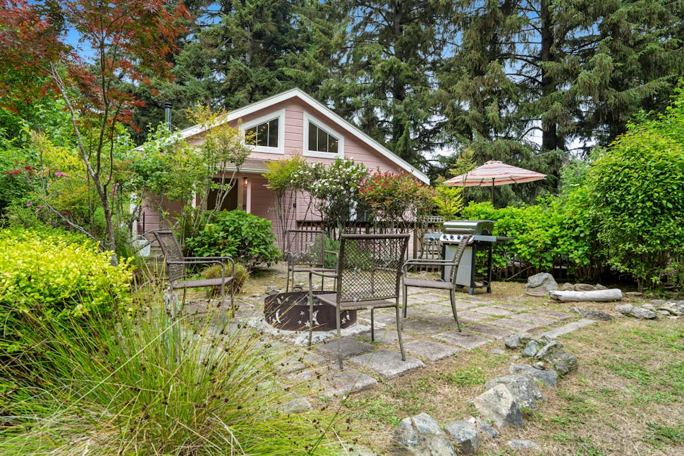 Stylish Cabin 3 BD Orick, CA Vacation Rental Vacasa