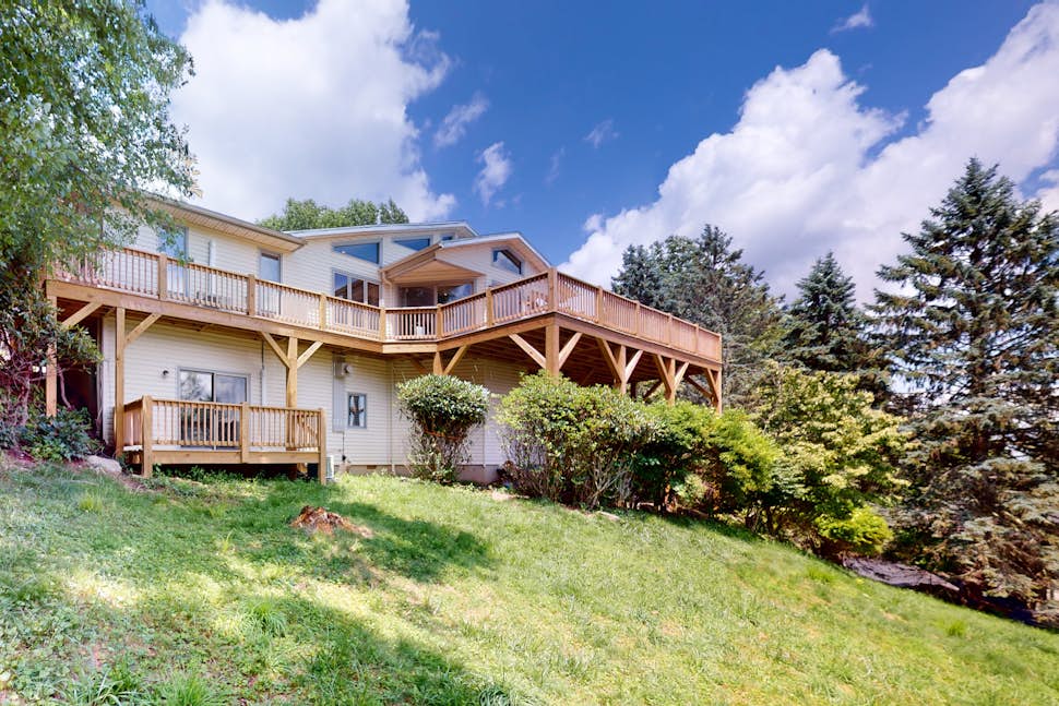 Hawk Haven 3 BD Seven Devils, NC Vacation Rental Vacasa