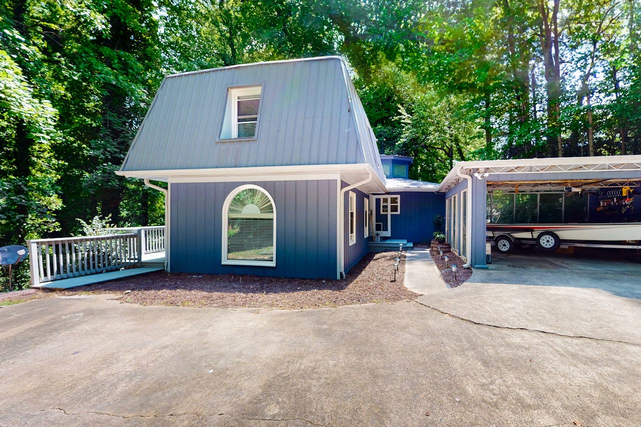 The Hideaway on Lake Lanier 3 BD Dawsonville, GA Vacation Rental Vacasa