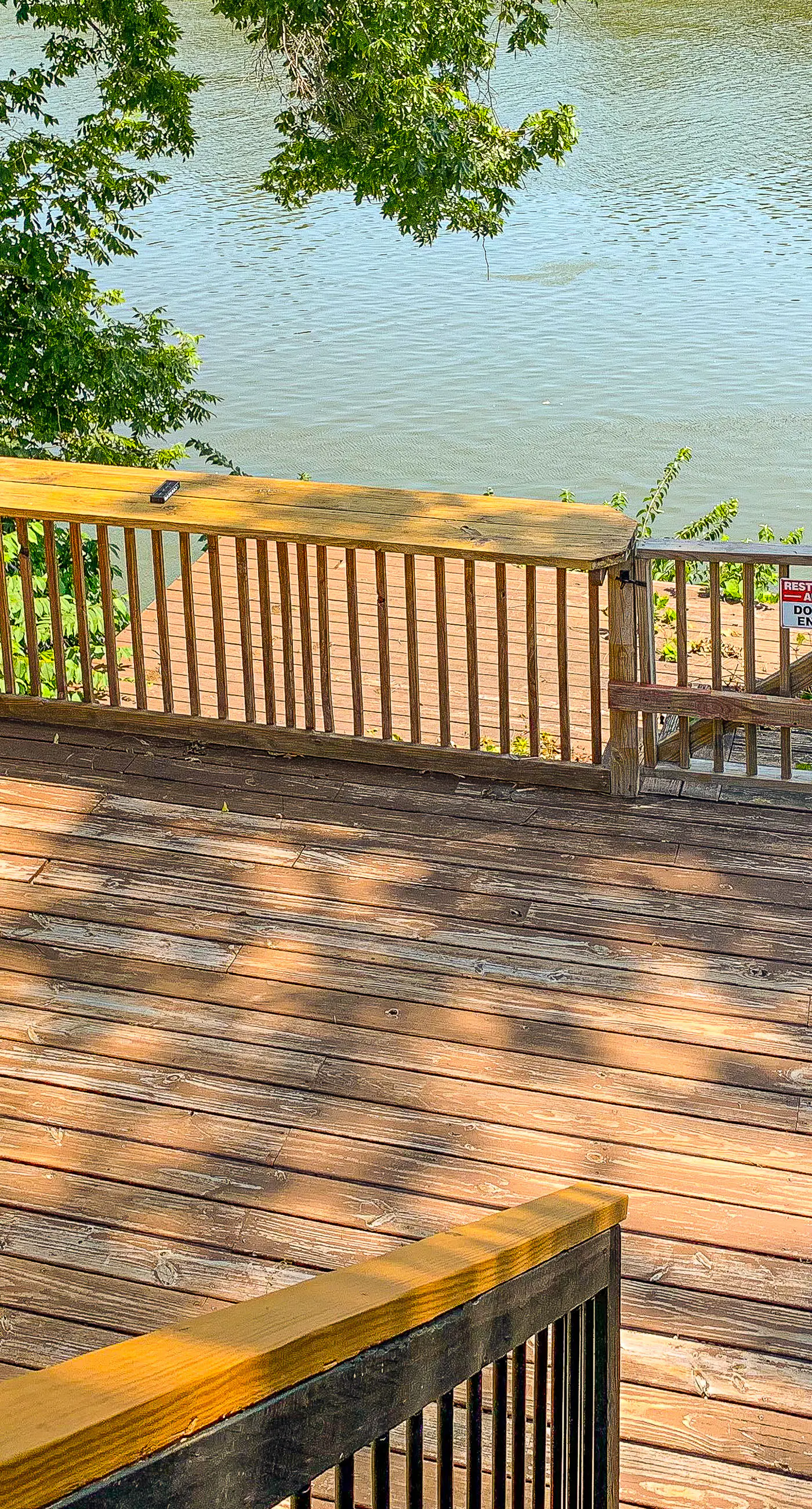 Inglewood Riverfront Retreat