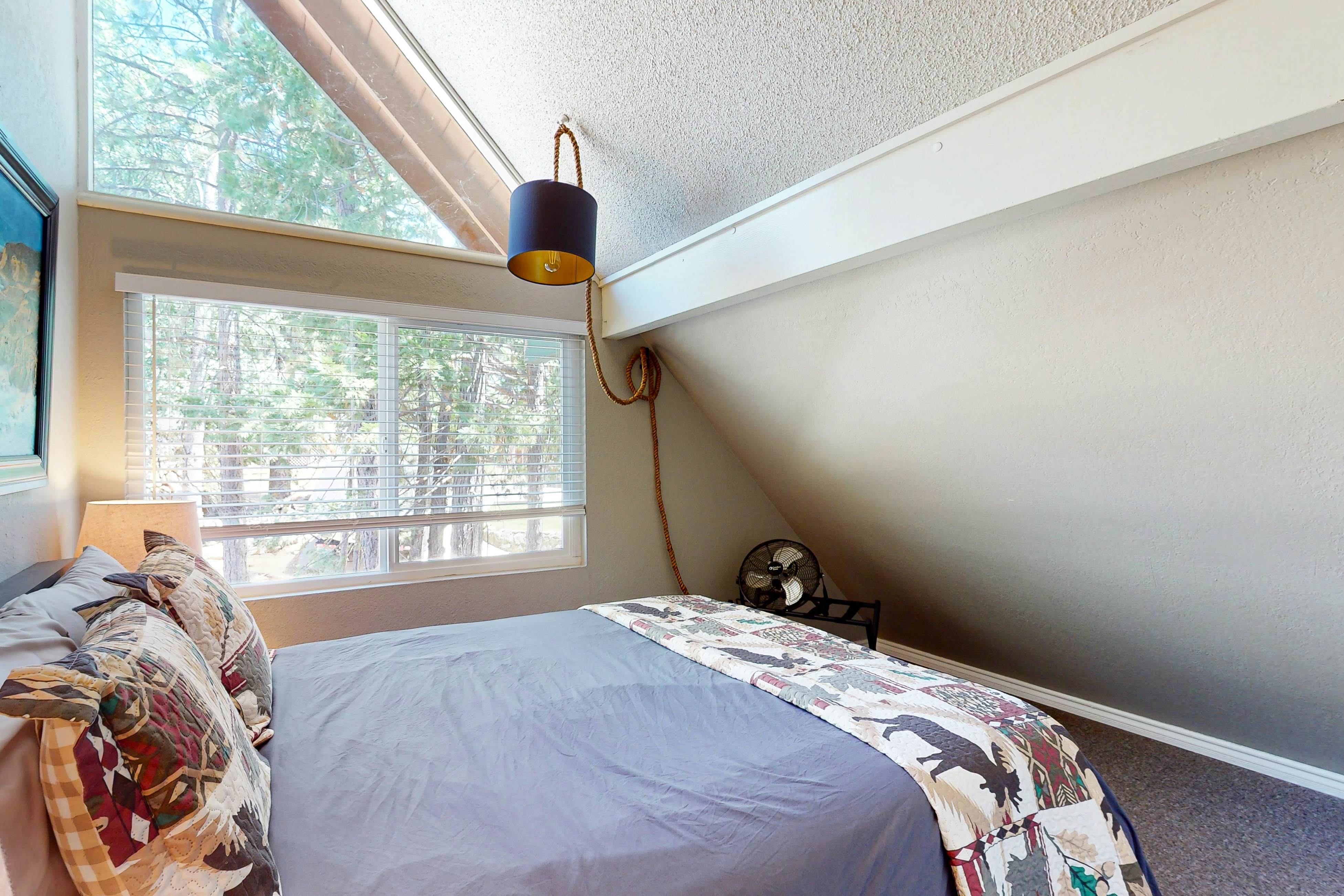 Bass Lake Lodge 7 BD Bass Lake, CA Vacation Rental Vacasa