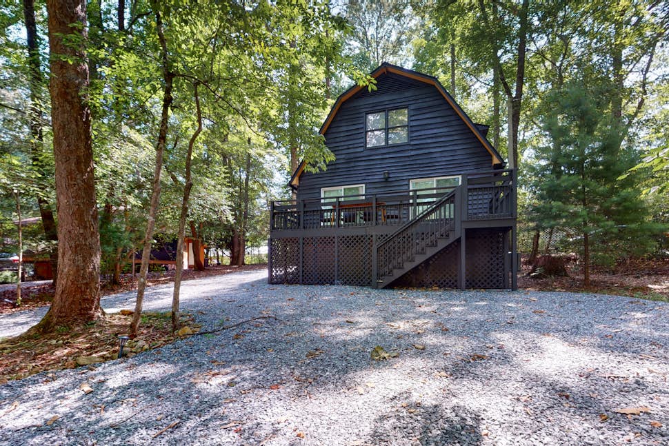 Escape to Brasstown 4 BD Hiawassee, GA Vacation Rental Vacasa