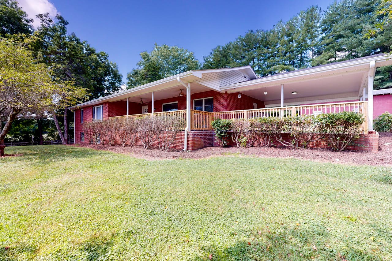 Mills River Brew House 3 BD Mills River, NC Vacation Rental Vacasa