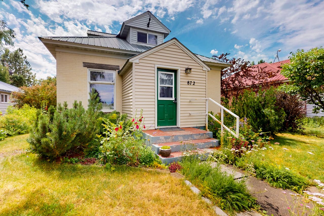 Ashton Awe 2 BD Ashton, ID Vacation Rental Vacasa