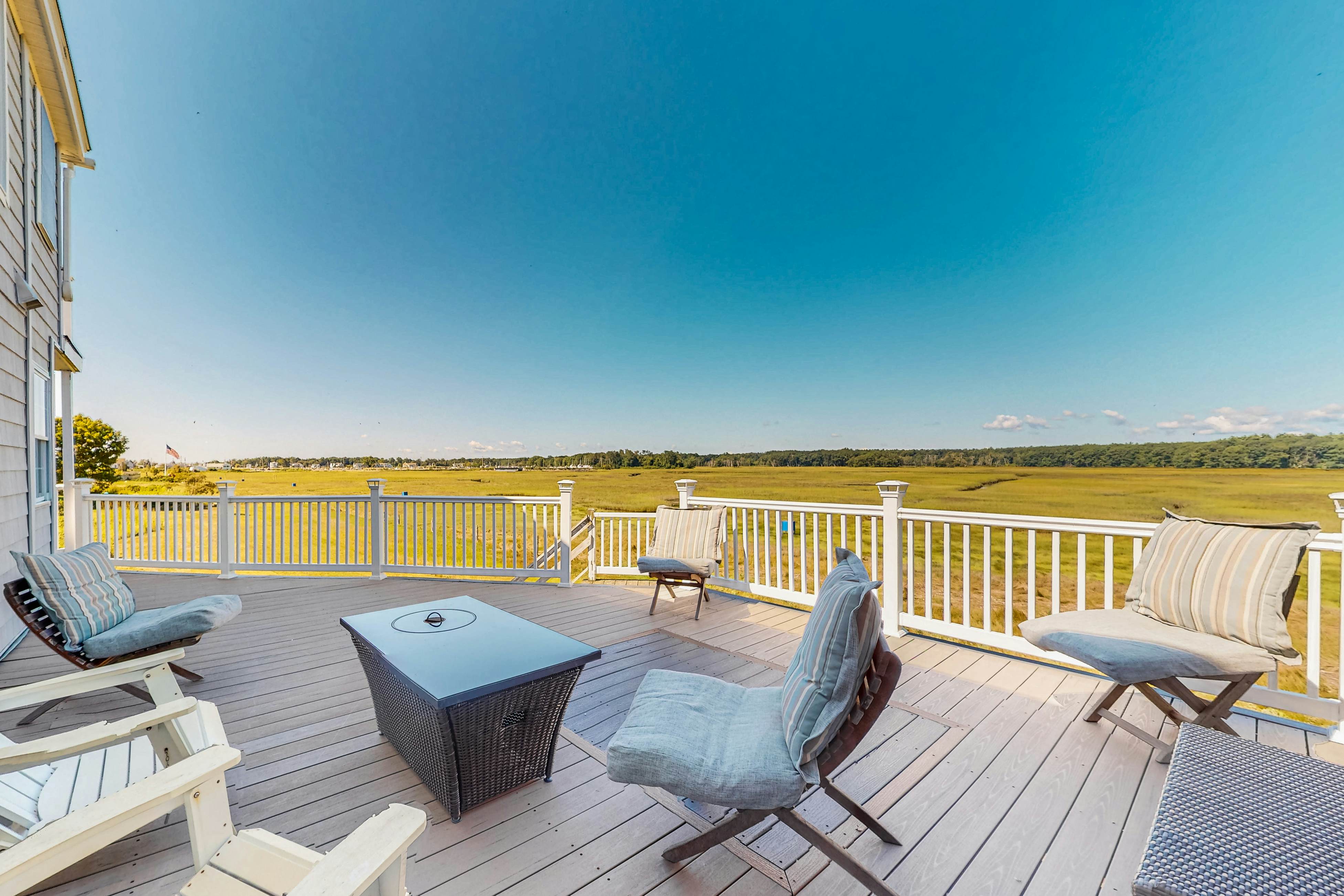 Luxury Rye Beach Escape 4 BD Rye, NH Vacation Rental Vacasa