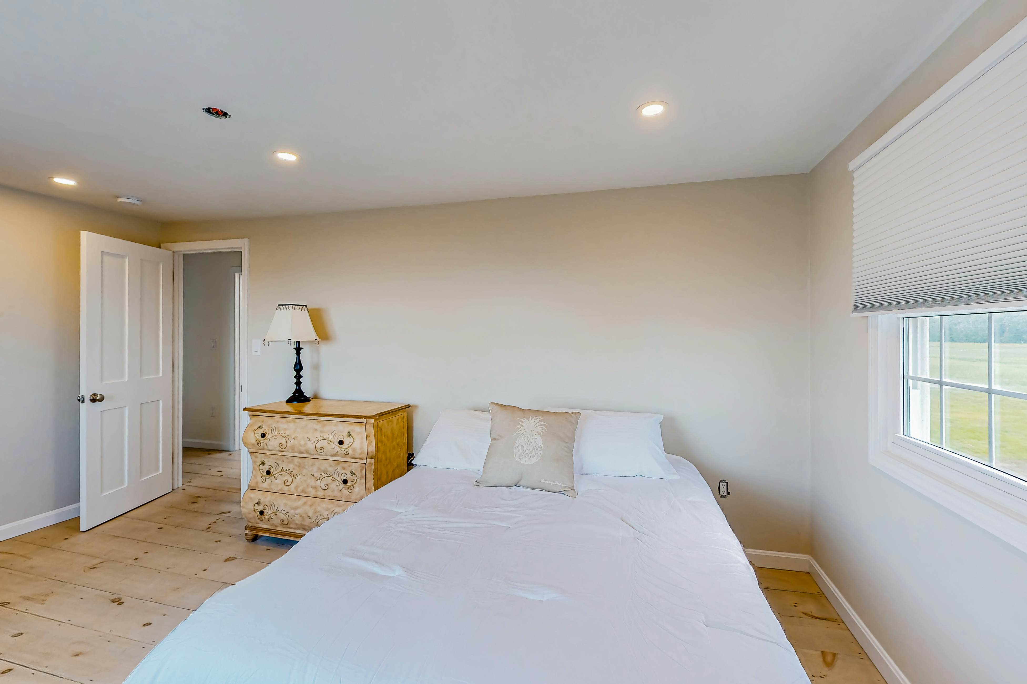 Luxury Rye Beach Escape 4 BD Rye, NH Vacation Rental Vacasa