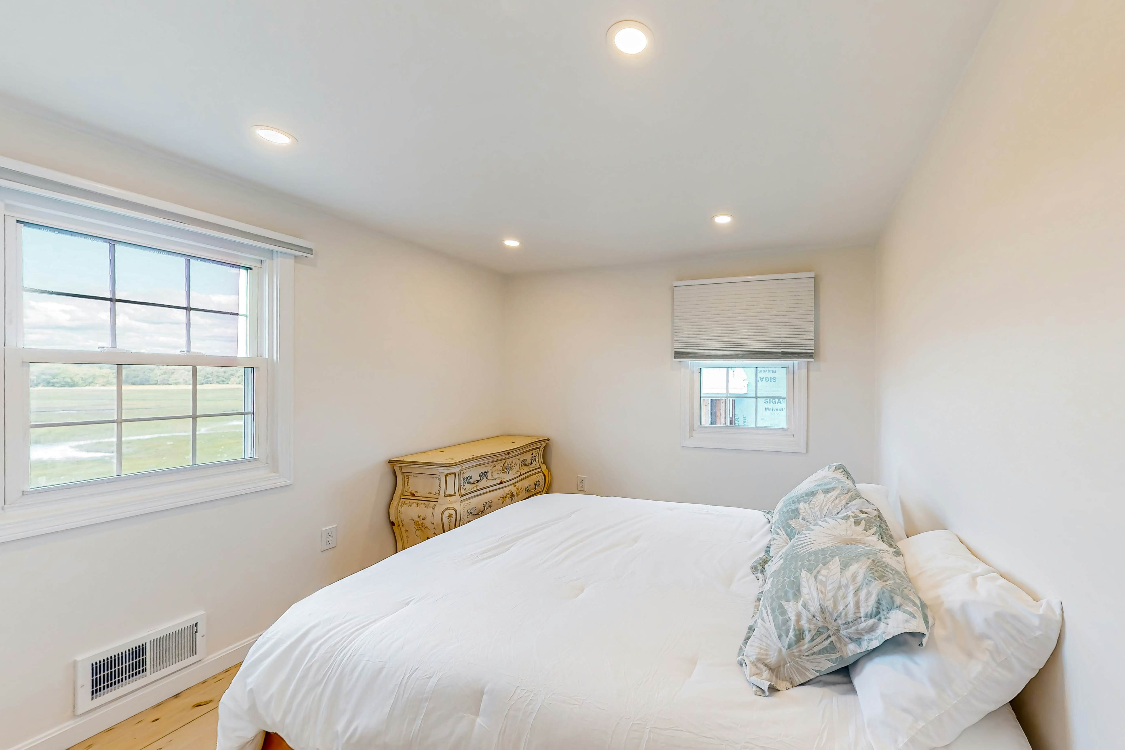 Luxury Rye Beach Escape 4 BD Rye, NH Vacation Rental Vacasa