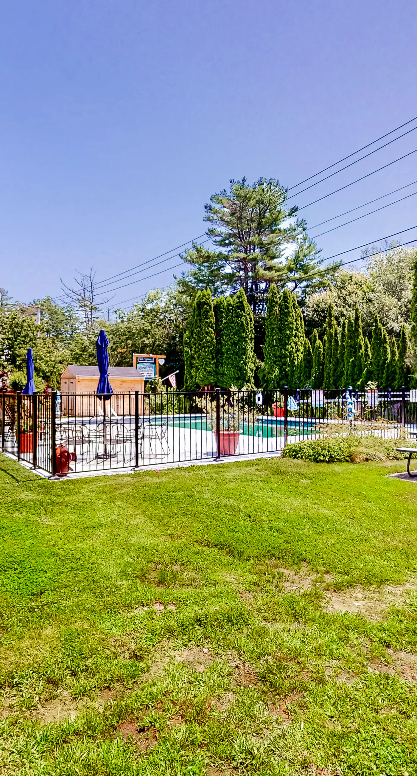 Shore breeze Inn - Tri-Plex