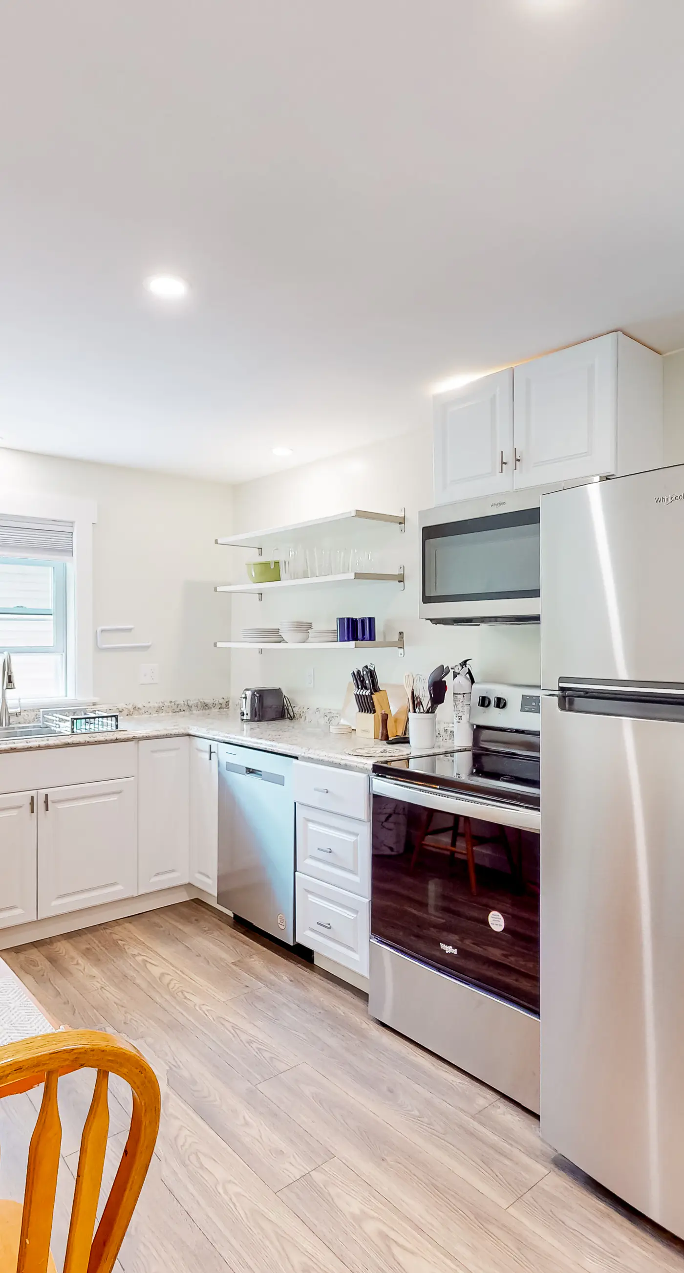 Shore breeze Inn - Tri-Plex