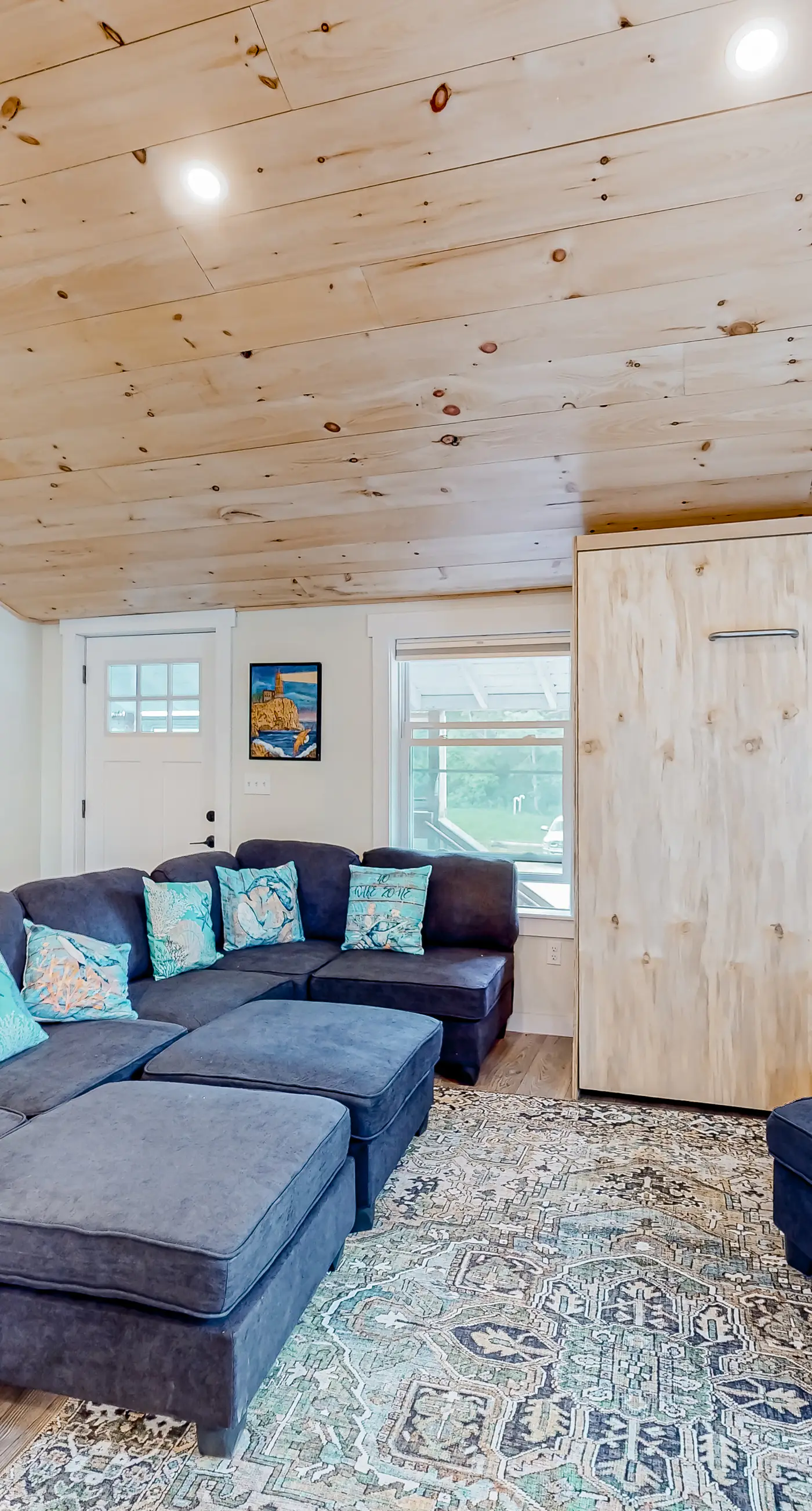 Shore breeze Inn - Tri-Plex