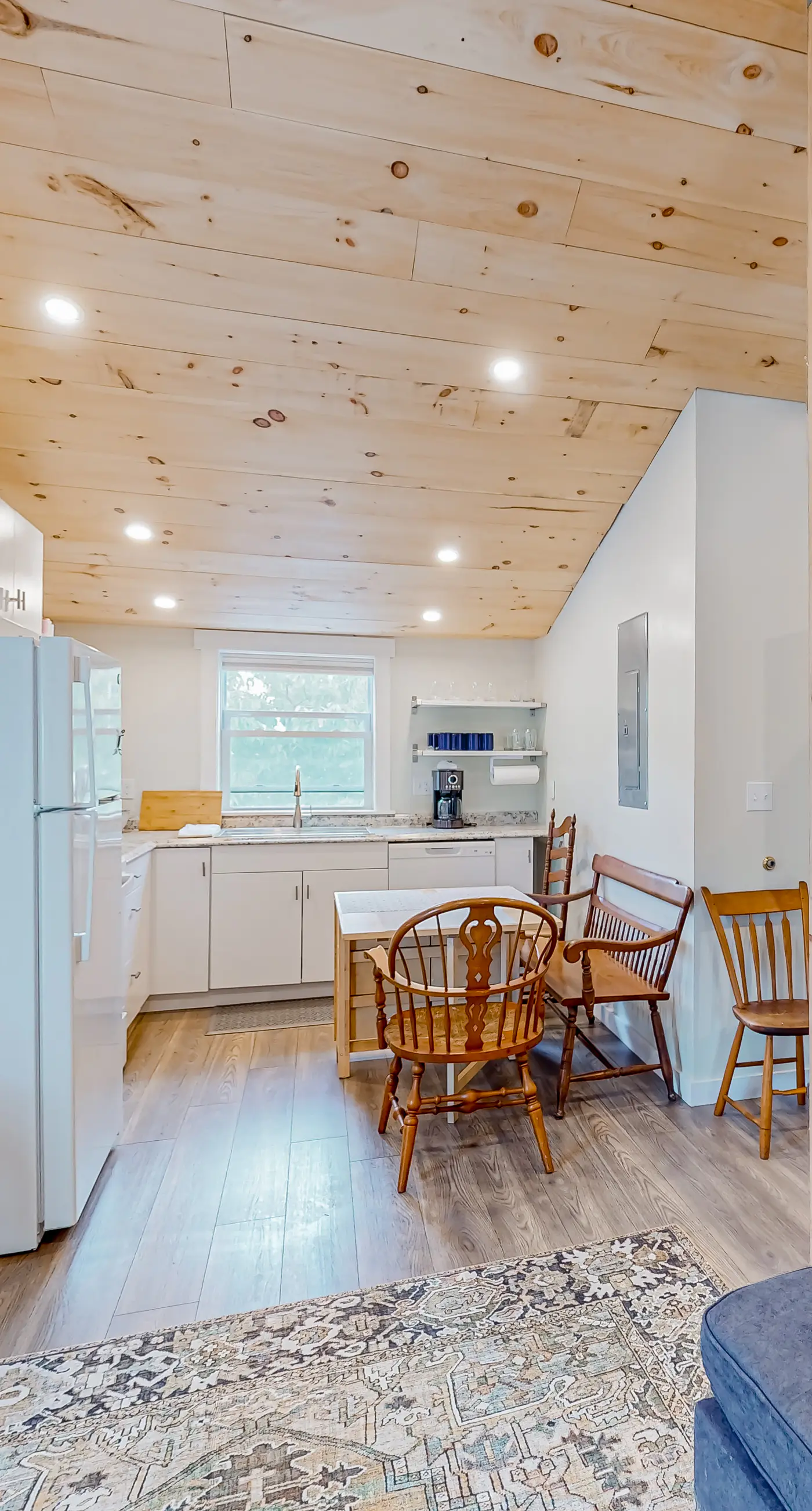 Shore breeze Inn - Tri-Plex