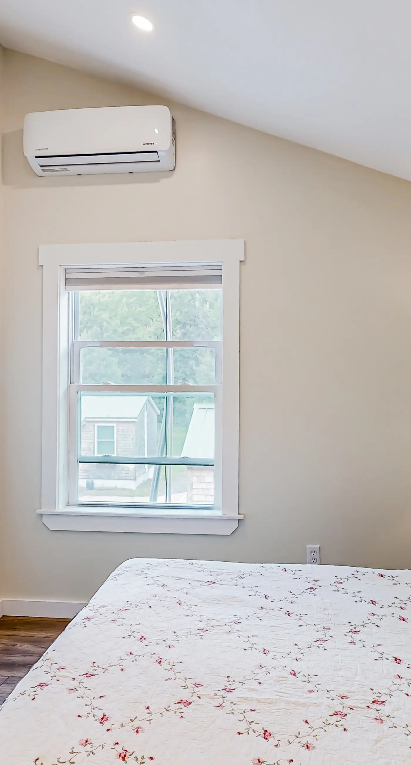 Shore breeze Inn - Tri-Plex